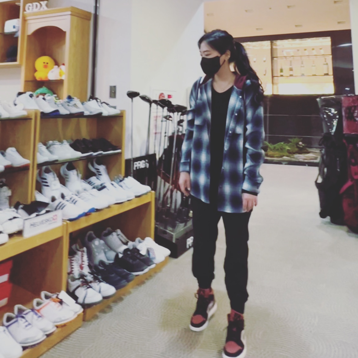 (W) Jordan 1 Mid Burgundy Dusty Pink 착용 스타일