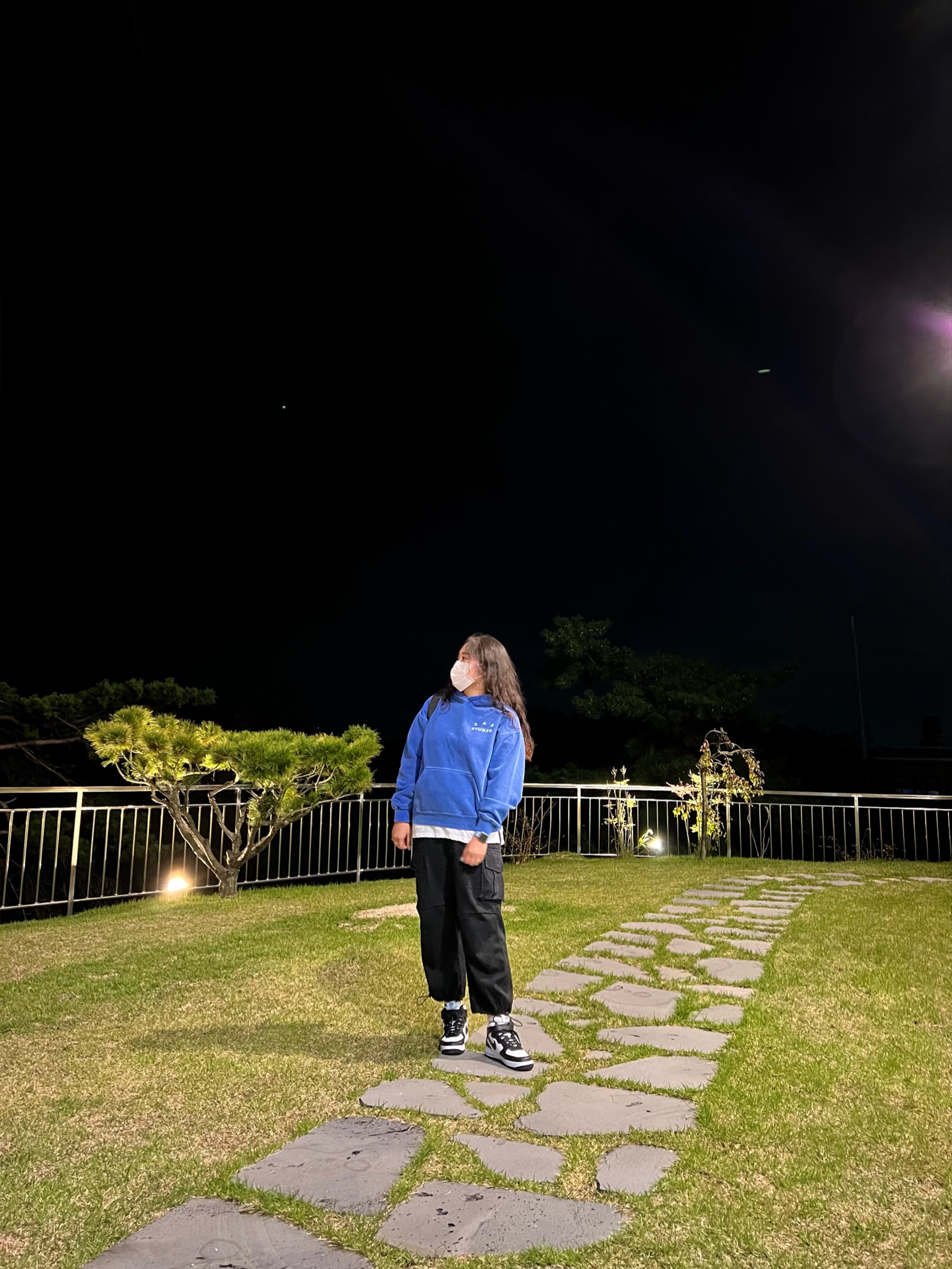 IAB Studio Pigment Hoodie Royal Blue - 22FW, Nike x Stussy Air Force 1 '07 Mid SP Black and Light Bone 착용 스타일
