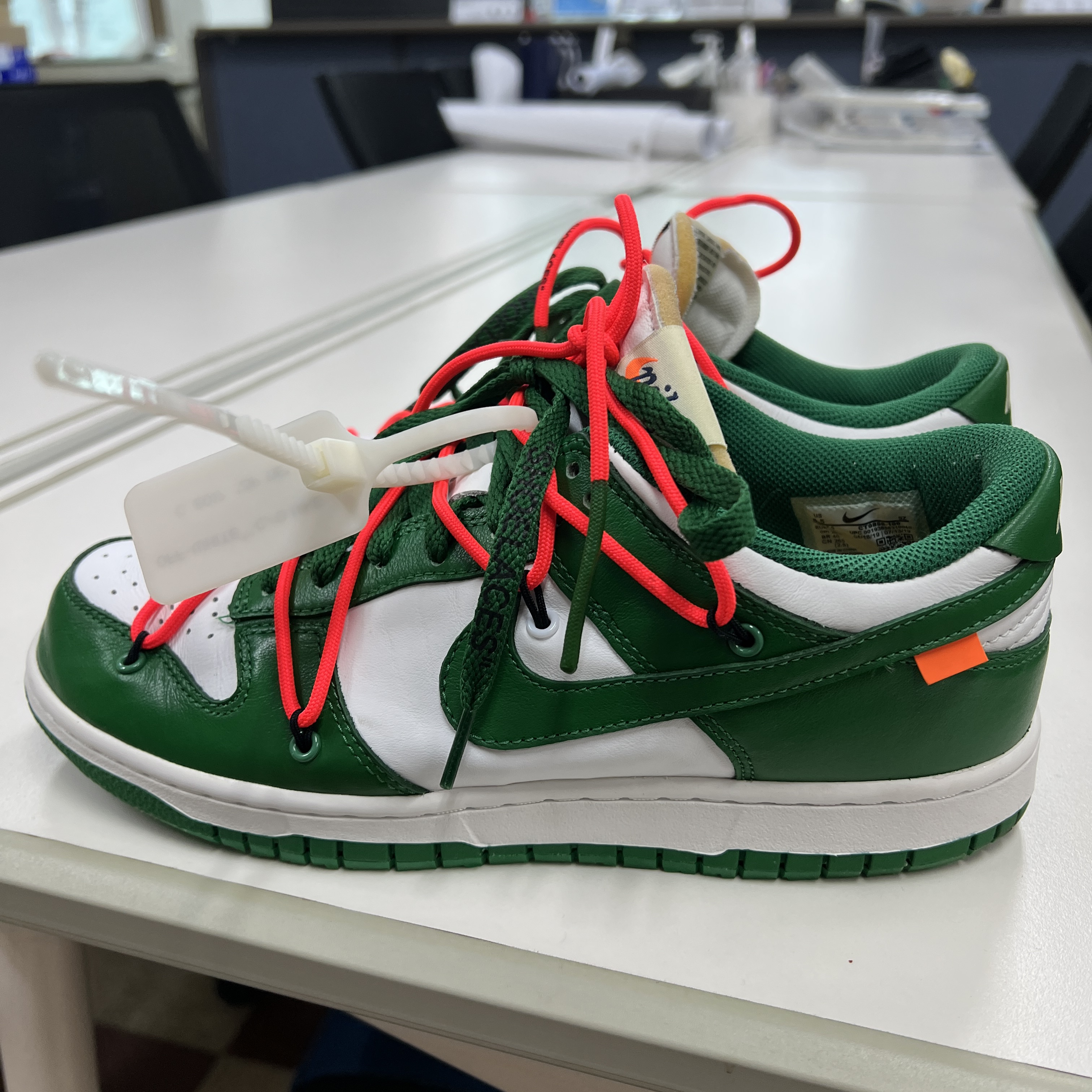 Nike x Off-White Dunk Low Pine Green 착용 스타일 - 1