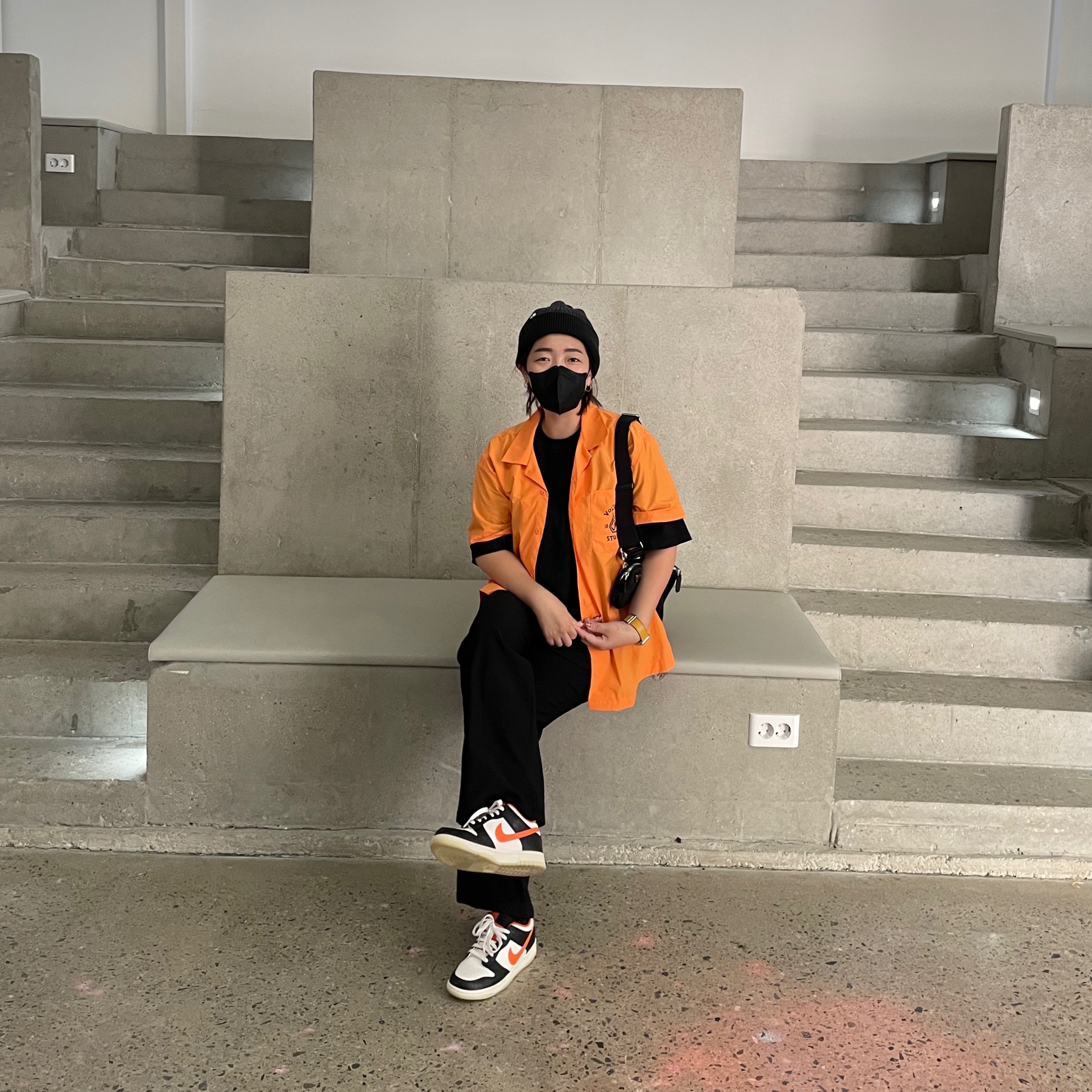 Nike NRG ACG Cuffed Beanie Black, Prada Re-Nylon and Leather Shoulder Bag Black 착용 스타일 - 1