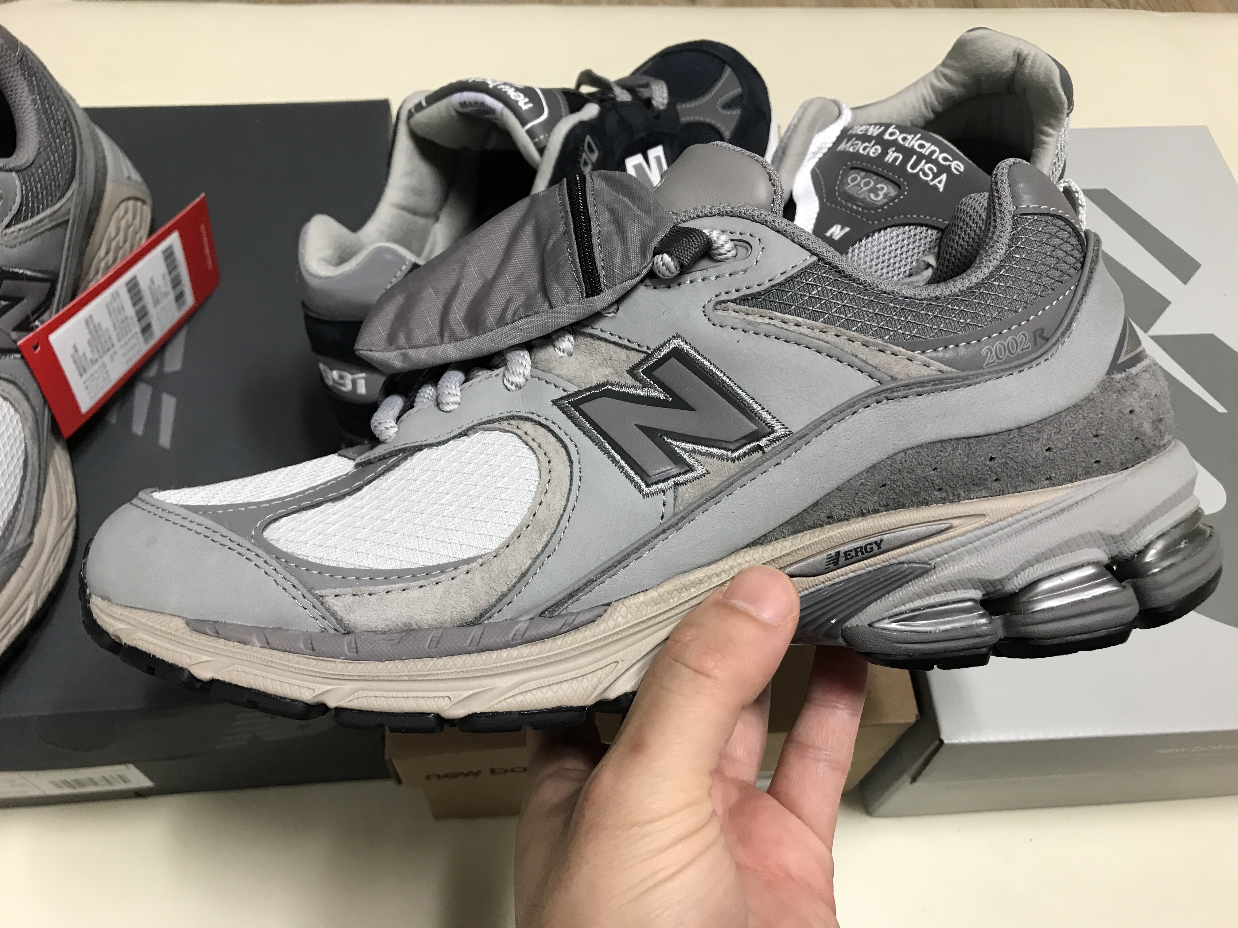 New Balance 993 Made in USA Grey - D Standard, New Balance 991 Made in UK Navy 착용 스타일 - 3