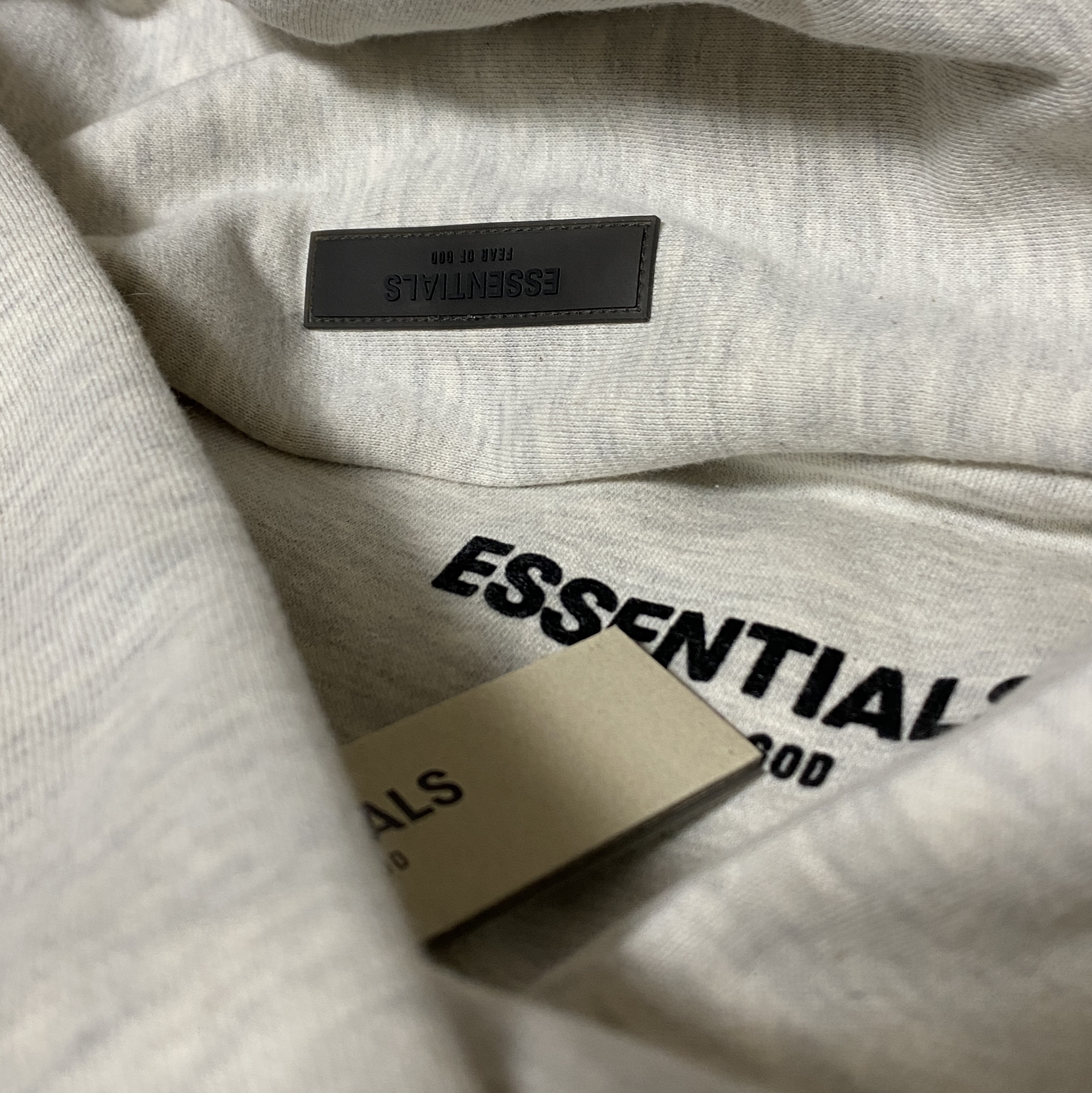 Essentials The Core Collection Hoodie Light Oatmeal 착용 스타일