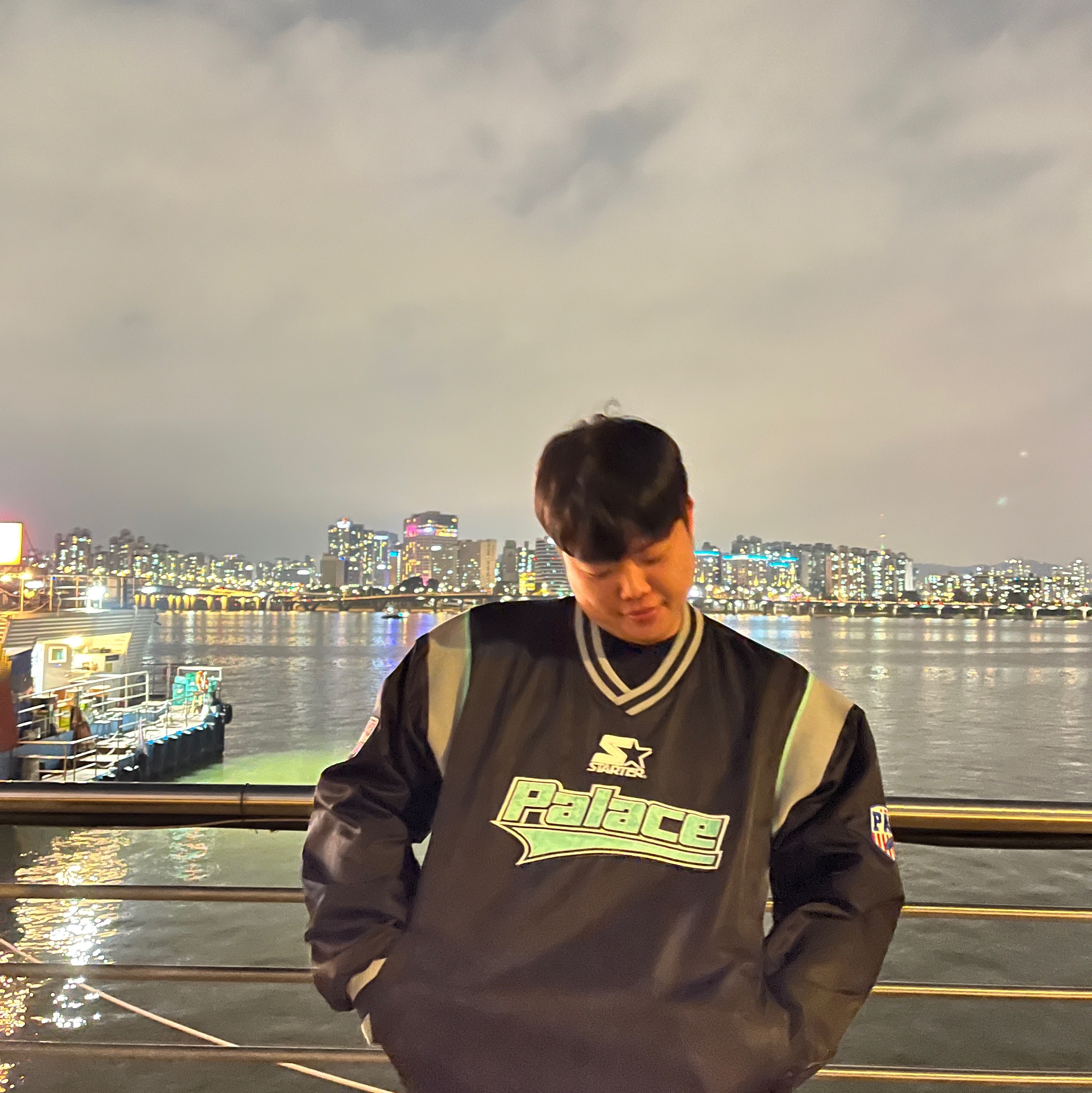 Palace x Starter Warm Up Pullover Black - 22FW 착용 스타일 - 1