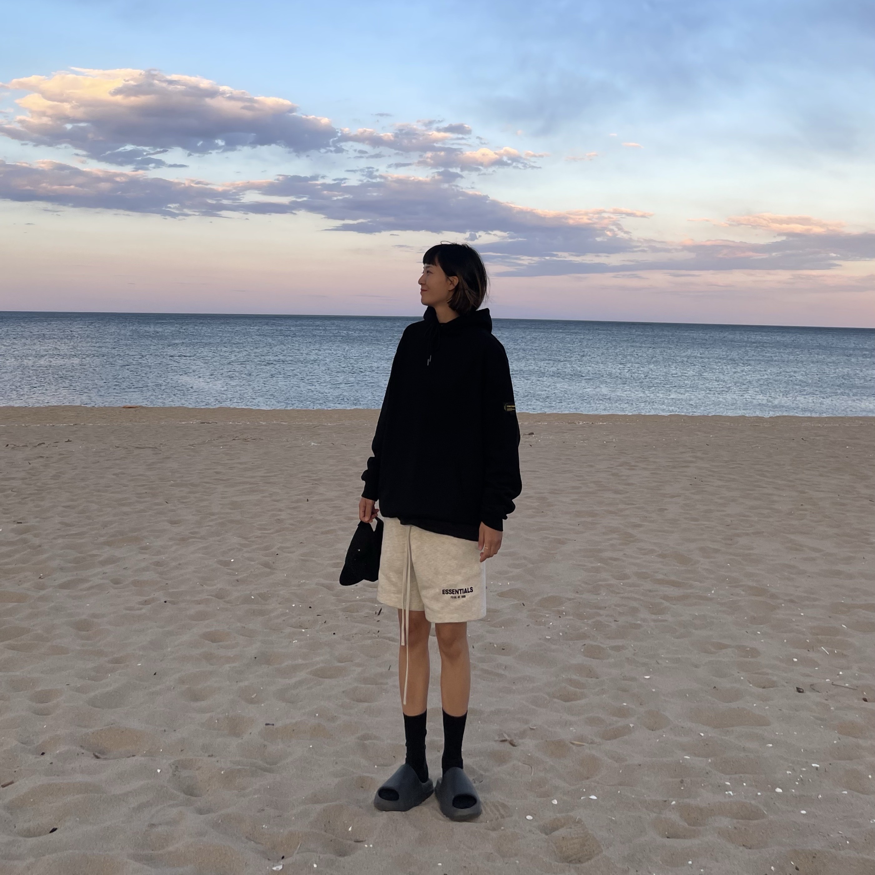 Essentials The Core Collection Sweatshorts Light Oatmeal, Adidas Yeezy Slide Onyx 착용 스타일