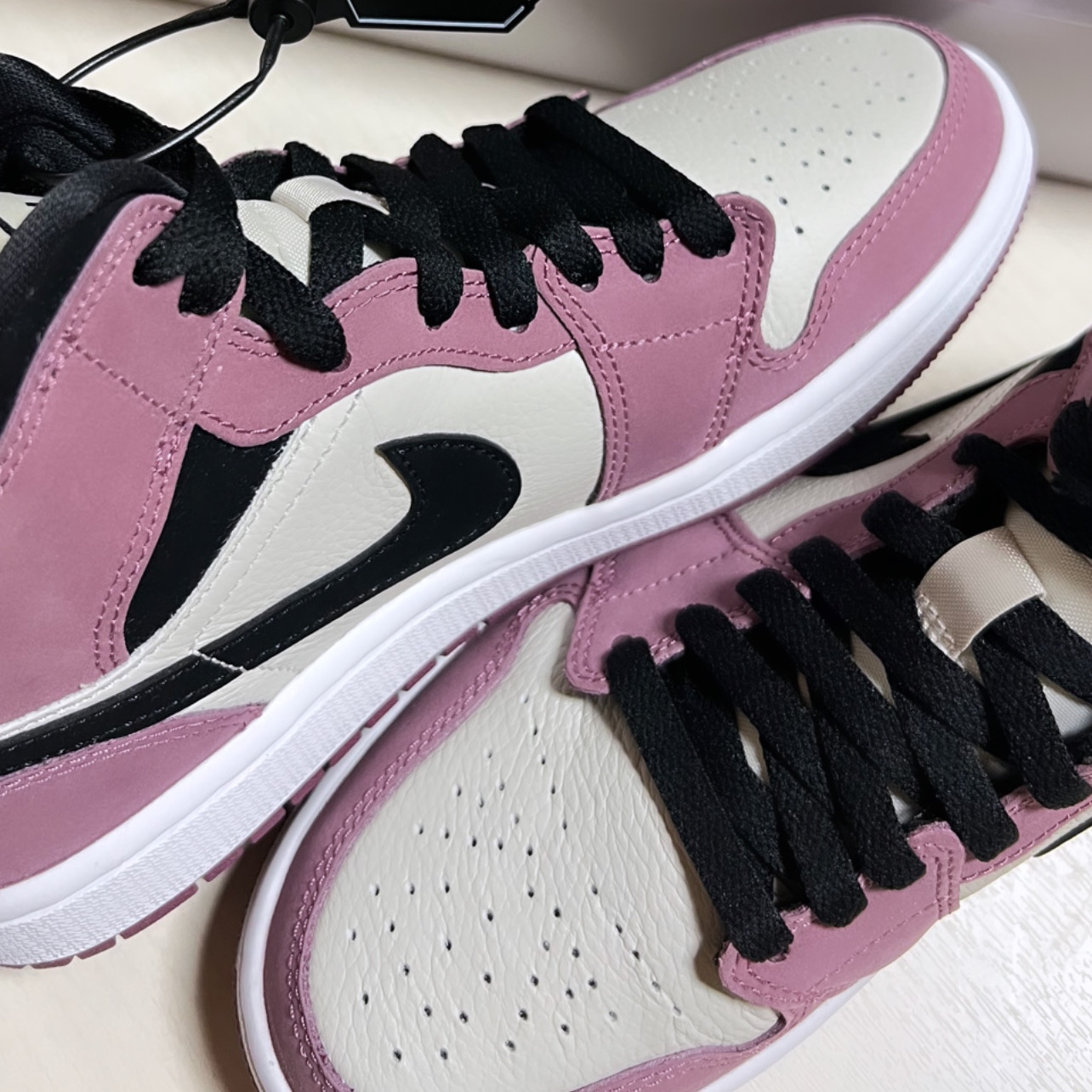 (W) Jordan 1 Mid SE Light Mulberry 착용 스타일