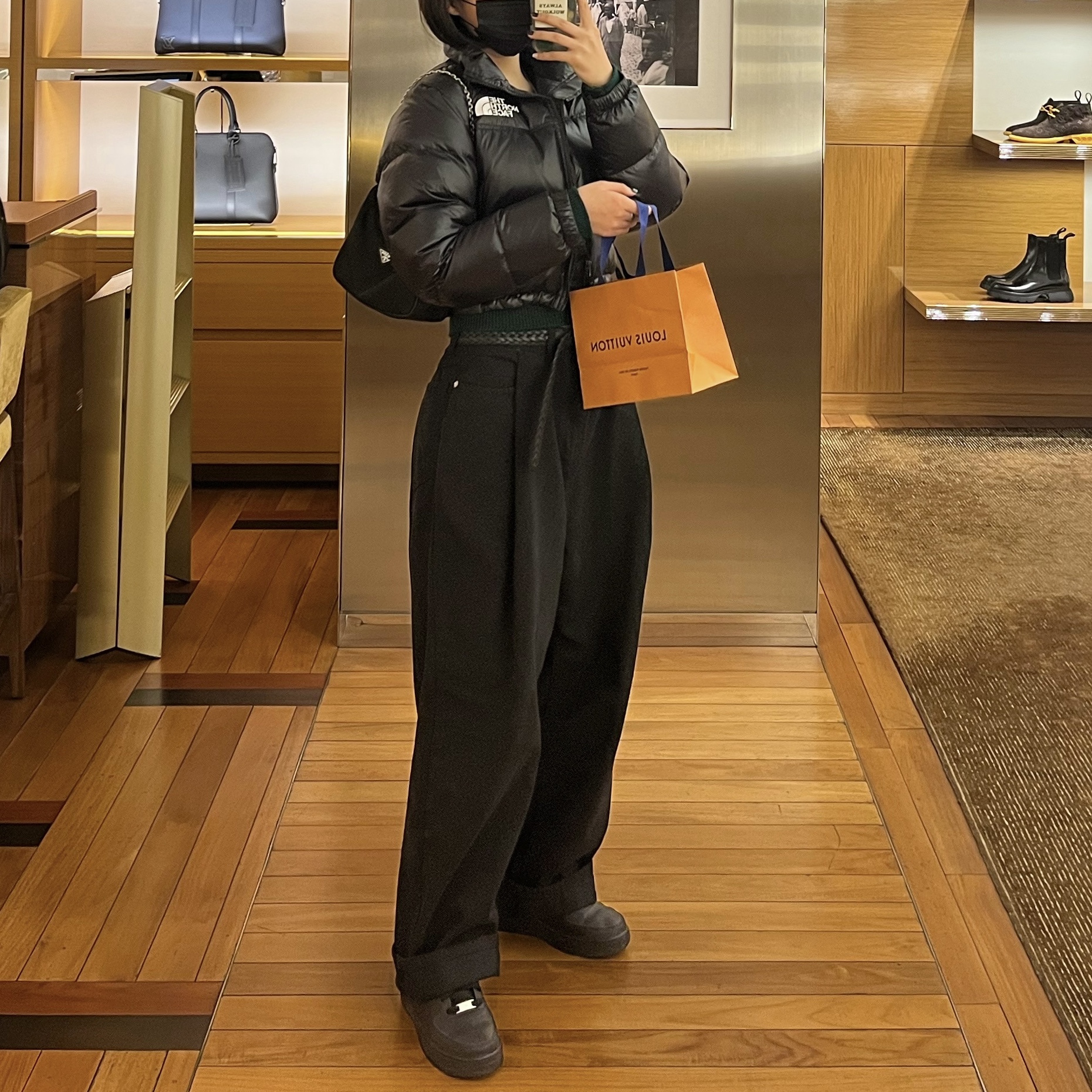 (W) The North Face Nuptse Short Jacket Black 착용 스타일