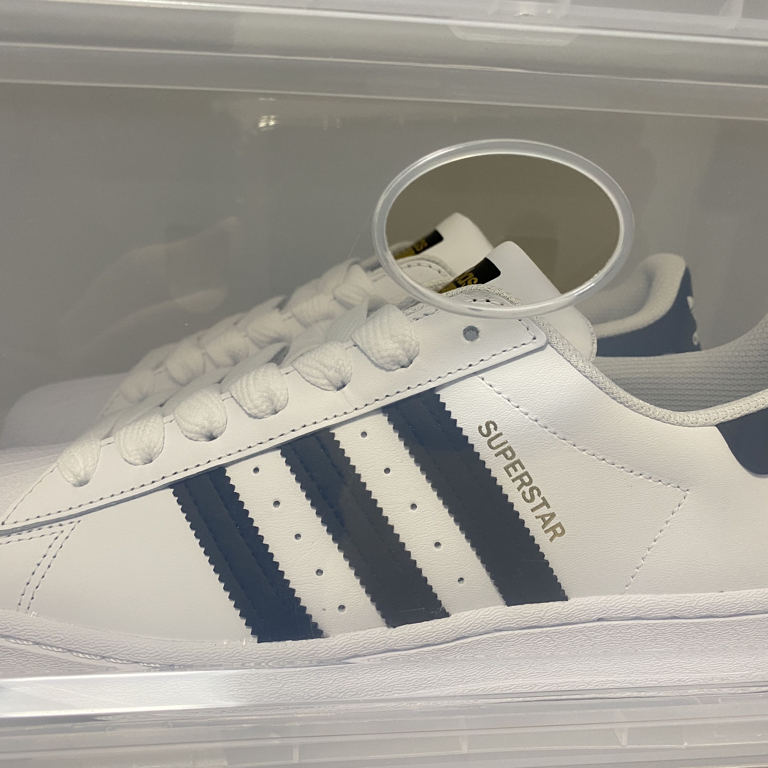 Adidas Superstar White Black 착용 스타일