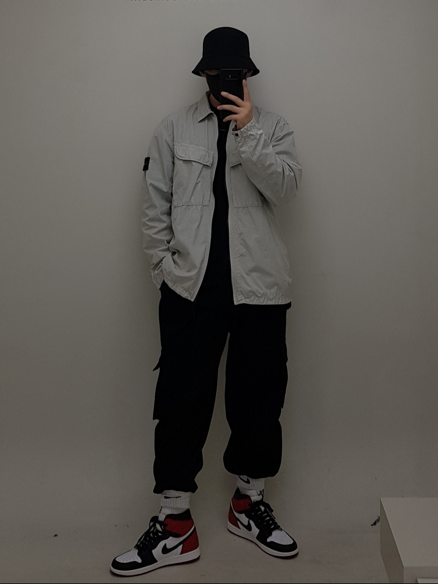 Stone Island 101WN Brushed Cotton Canvas T.CO+OLD Overshirt Light Grey - 22FW, Jordan 1 Retro High OG Black Toe 2016 착용 스타일 - 1
