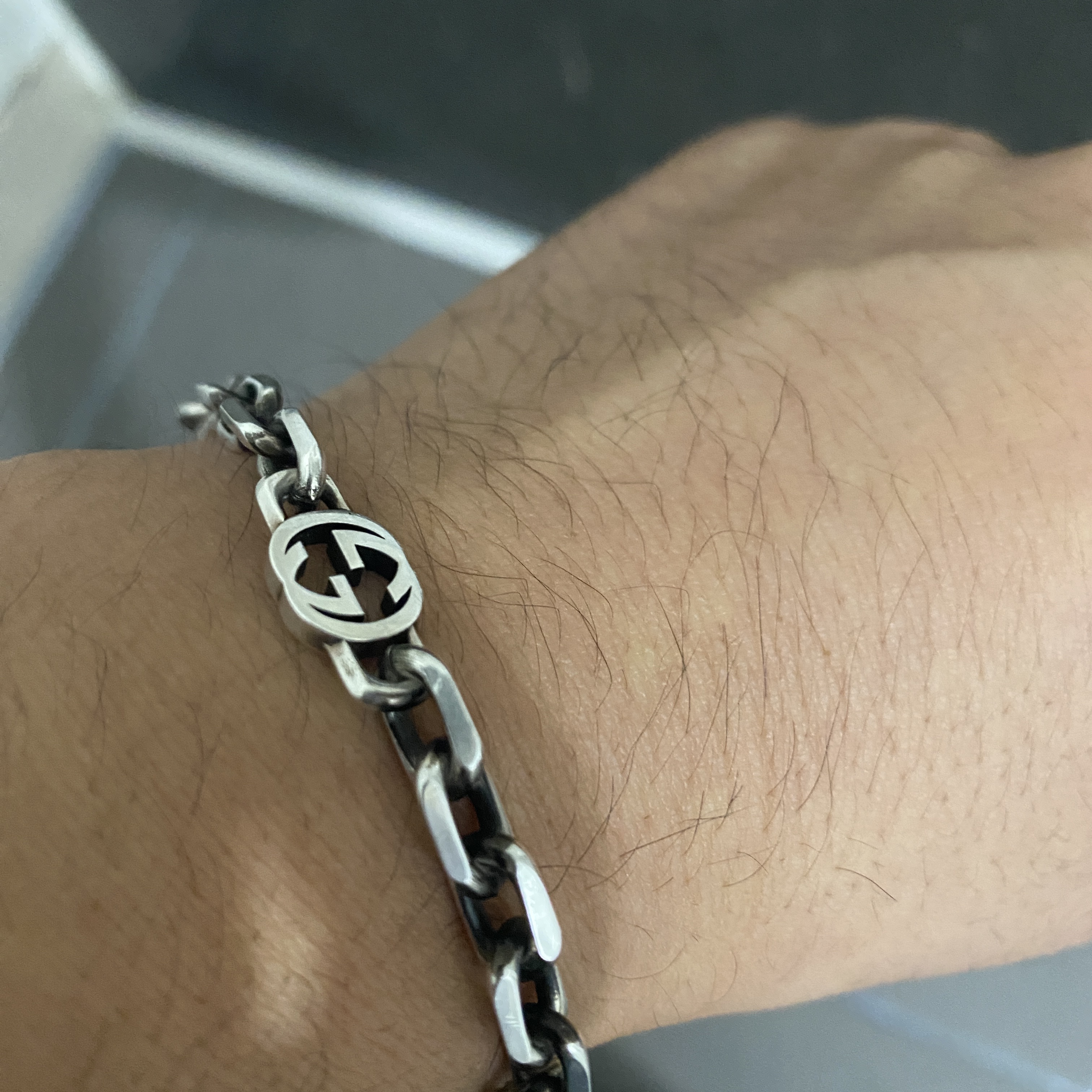 Gucci Interlocking G Bracelet Silver 착용 스타일