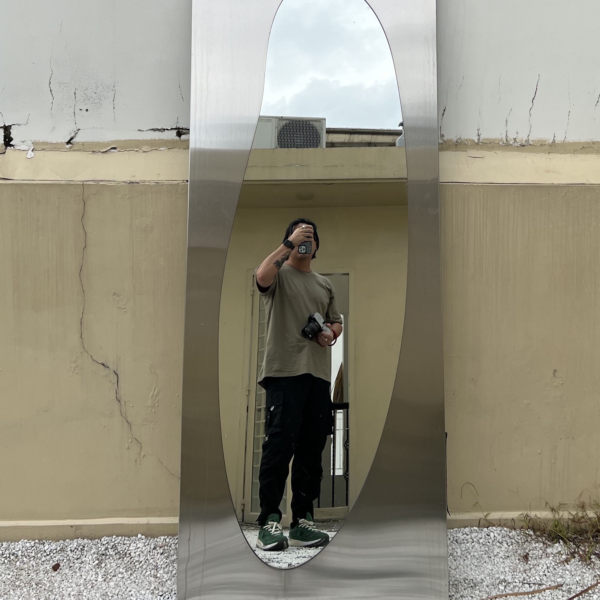Leica M11 Silver Chrome (Korean Ver.), New Balance x JJJJound 992 Made in USA Mossy Green 착용 스타일