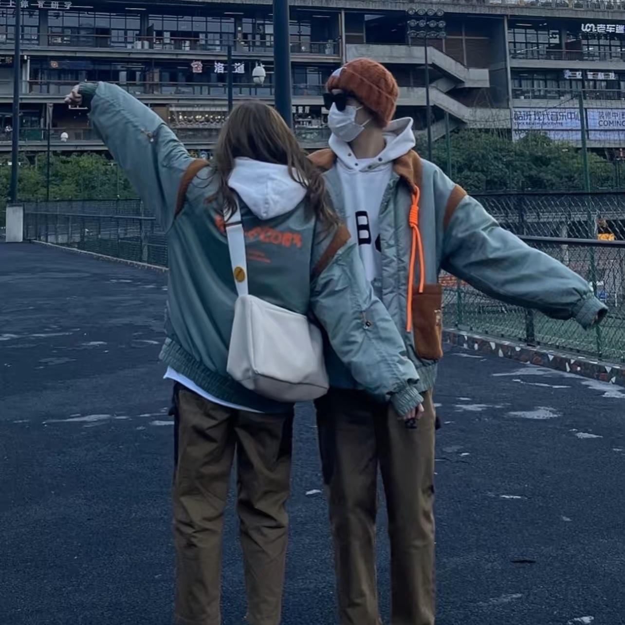 Nike x Sacai VaporWaffle Sesame and Blue Void 착용 스타일 - 1