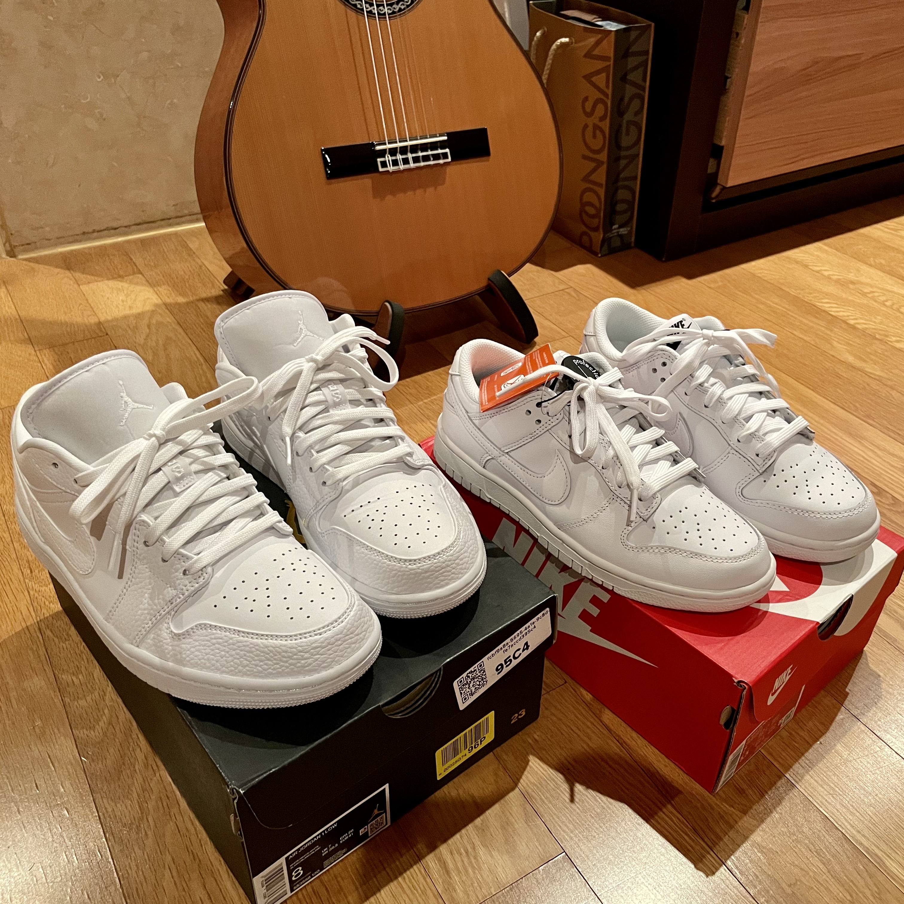 Jordan 1 Low Triple White Tumbled Leather 2020, (W) Nike Dunk Low Triple White 착용 스타일