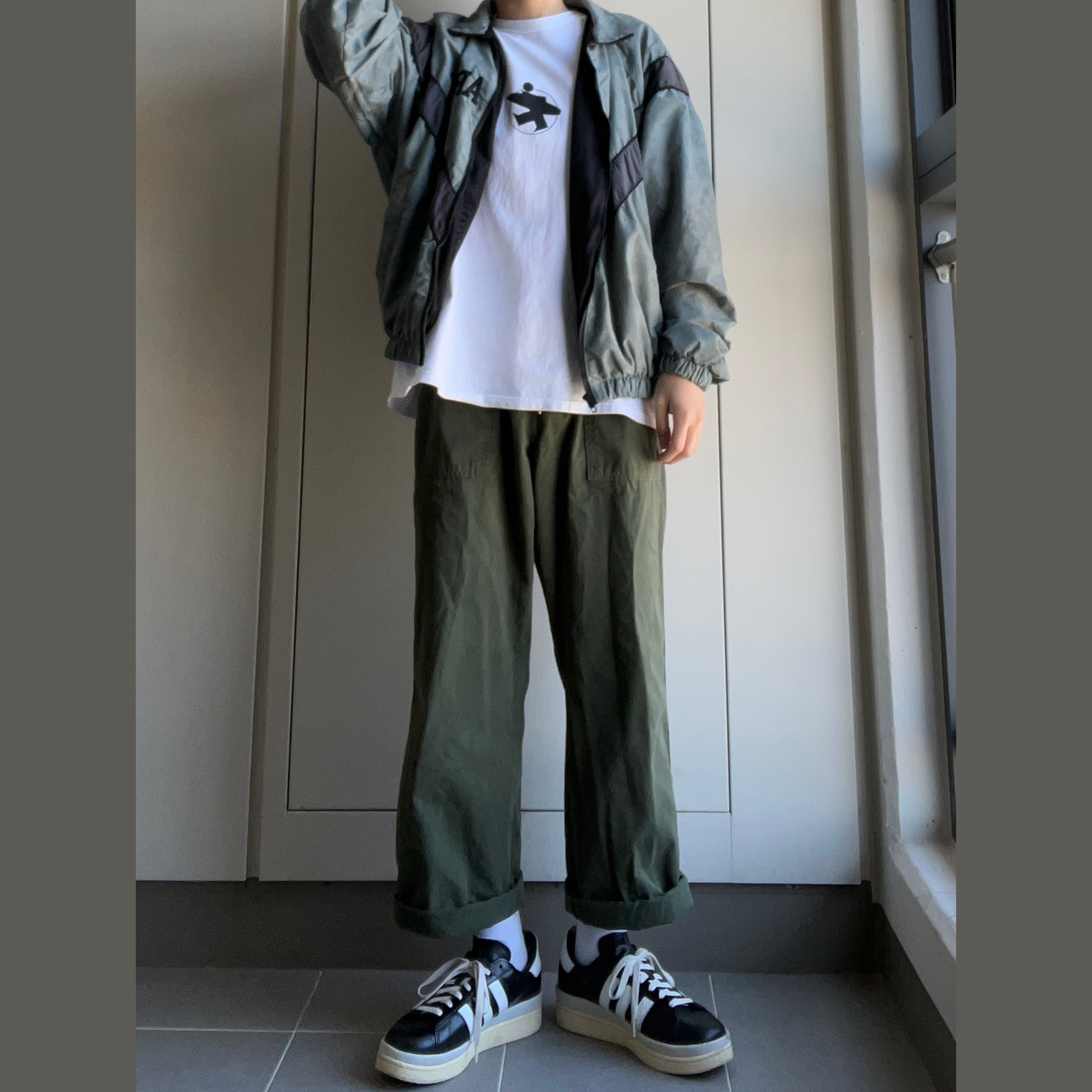 Y-3 Hicho Black White, Stussy Surf Stock T-Shirt White 착용 스타일