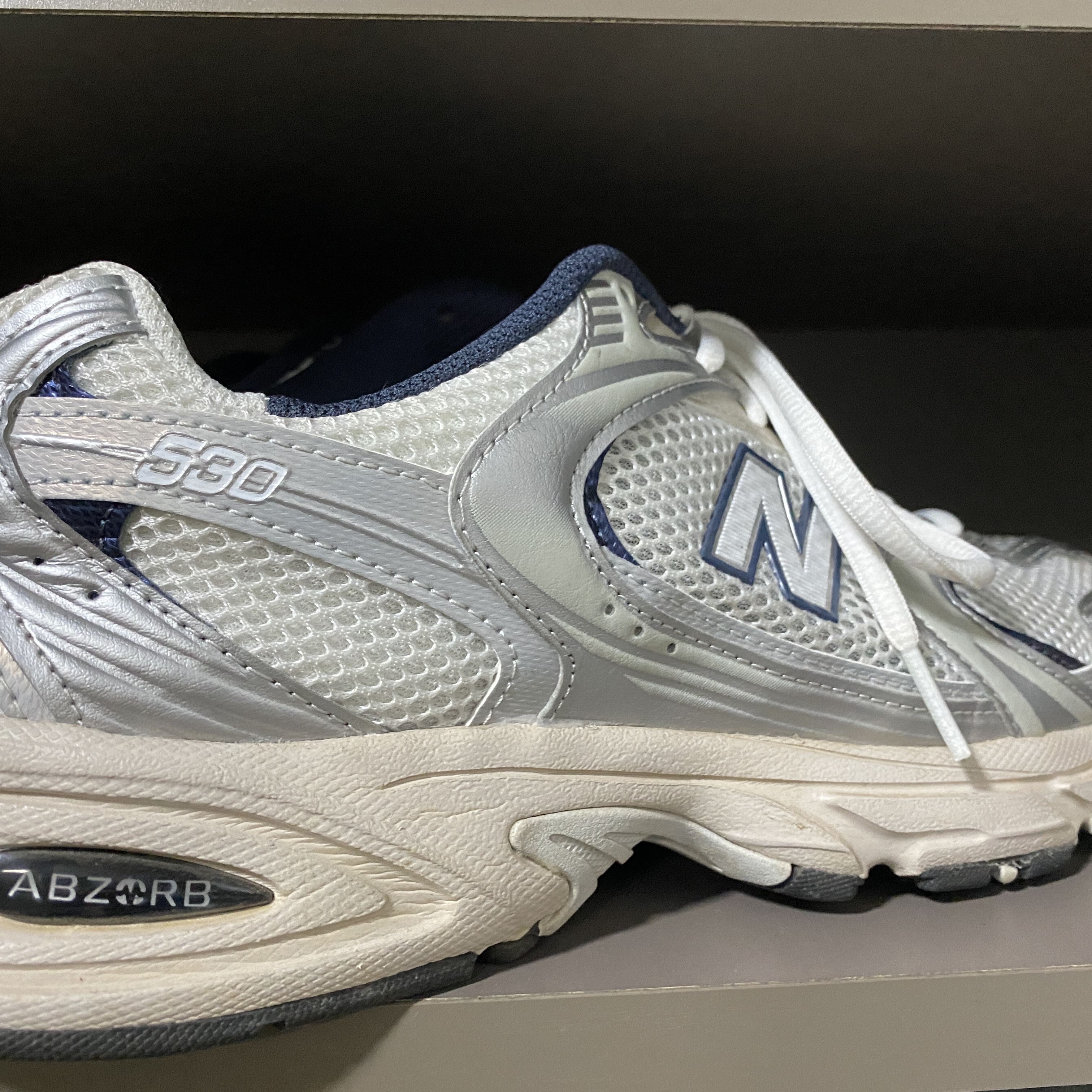 New Balance 530 Steel Grey 착용 스타일