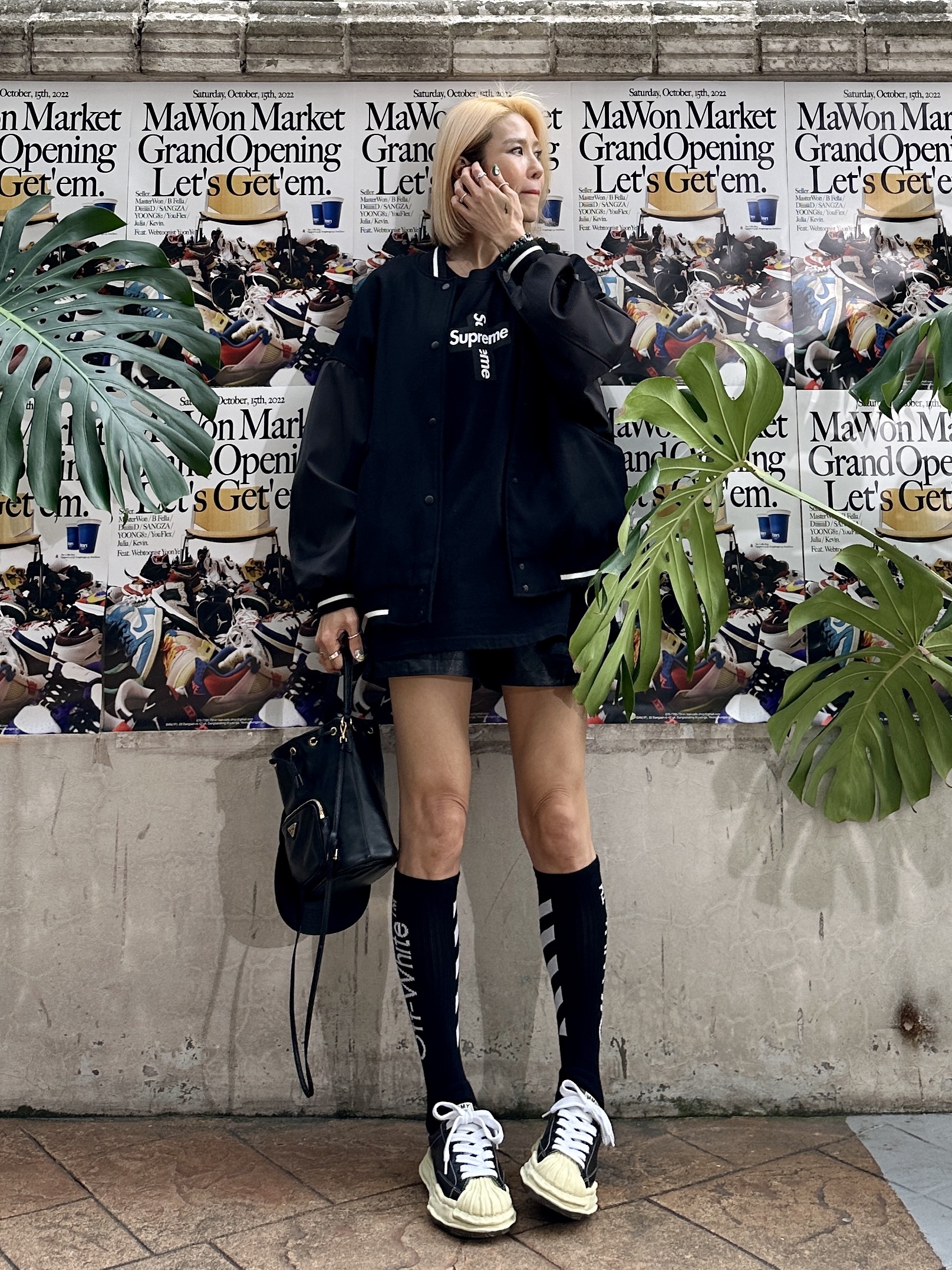 Maison Mihara Yasuhiro Blakey VL OG Sole Leather Low-top Sneakers Black, Supreme Cross Box Logo T-Shirt Black - 20FW 착용 스타일 - 1