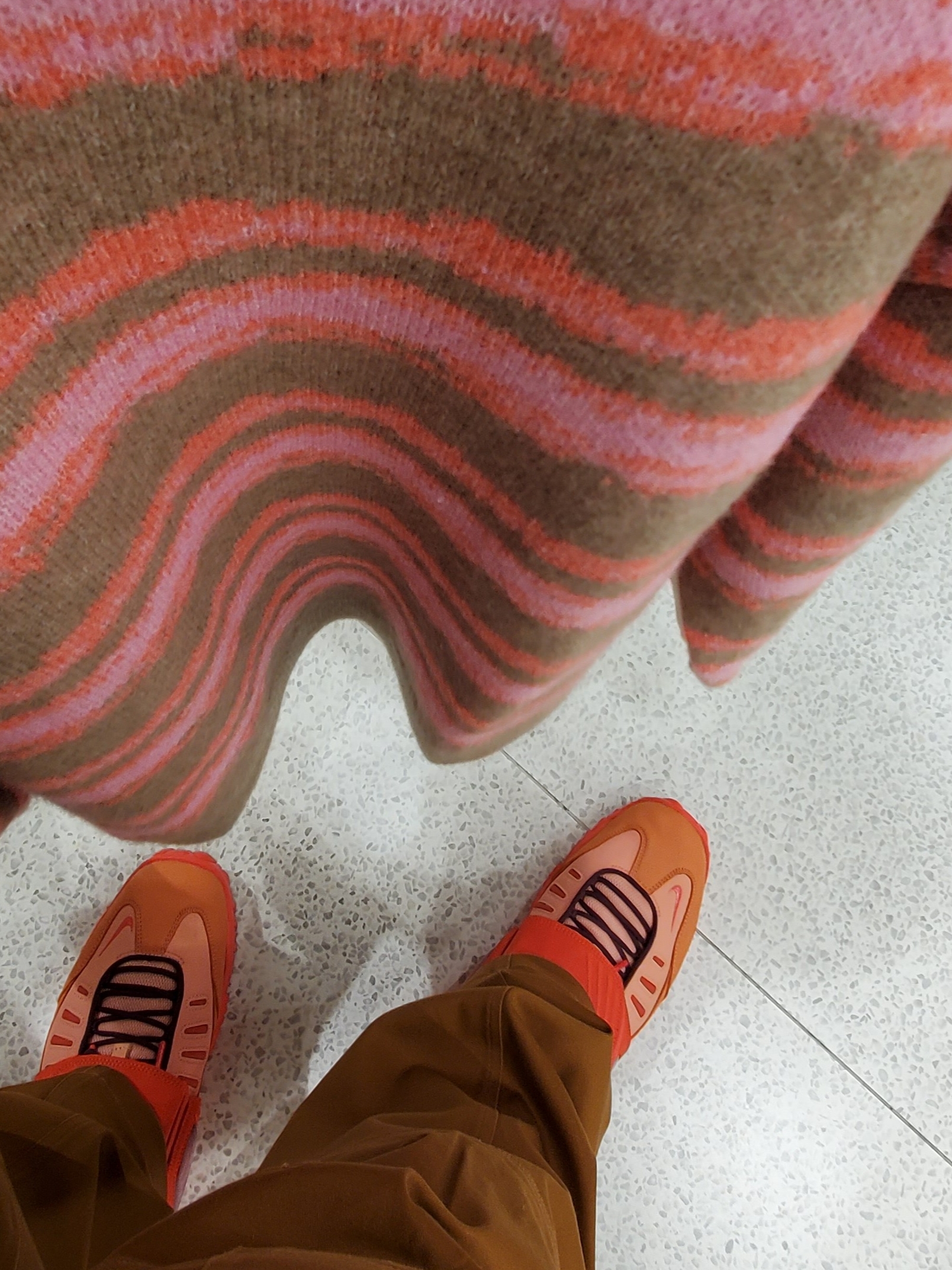 Nike x Ambush Air Adjust Force SP Light Madder Root and Burgundy Crush 착용 스타일 - 2