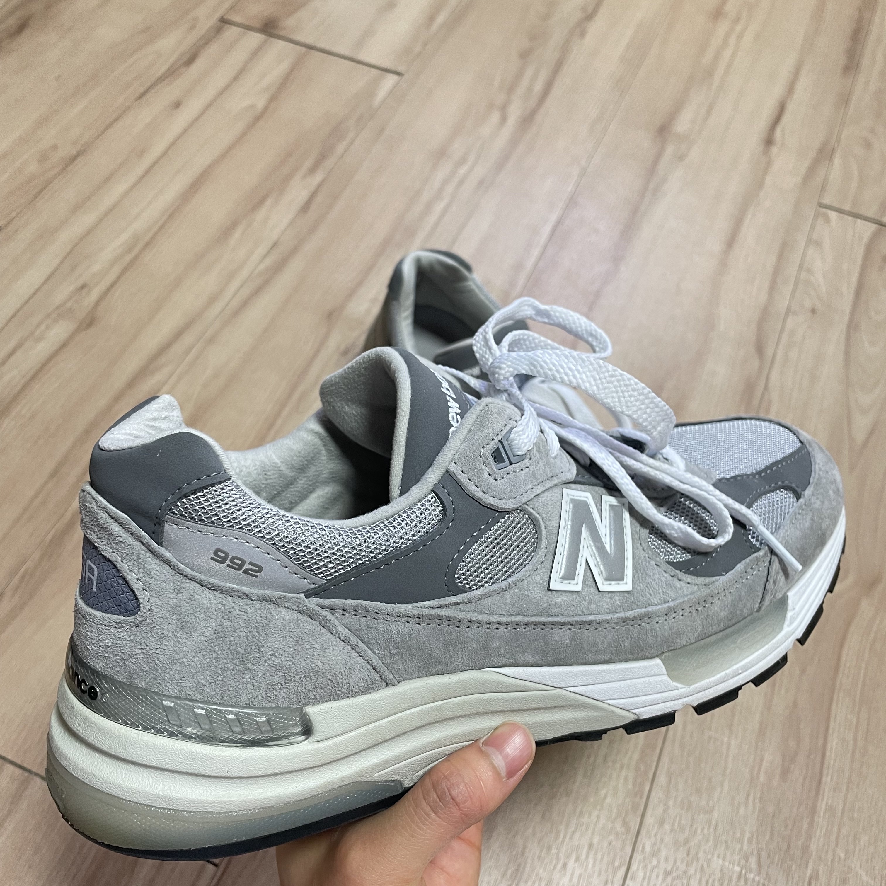 New Balance 992 Made in USA Grey - D Standard 착용 스타일