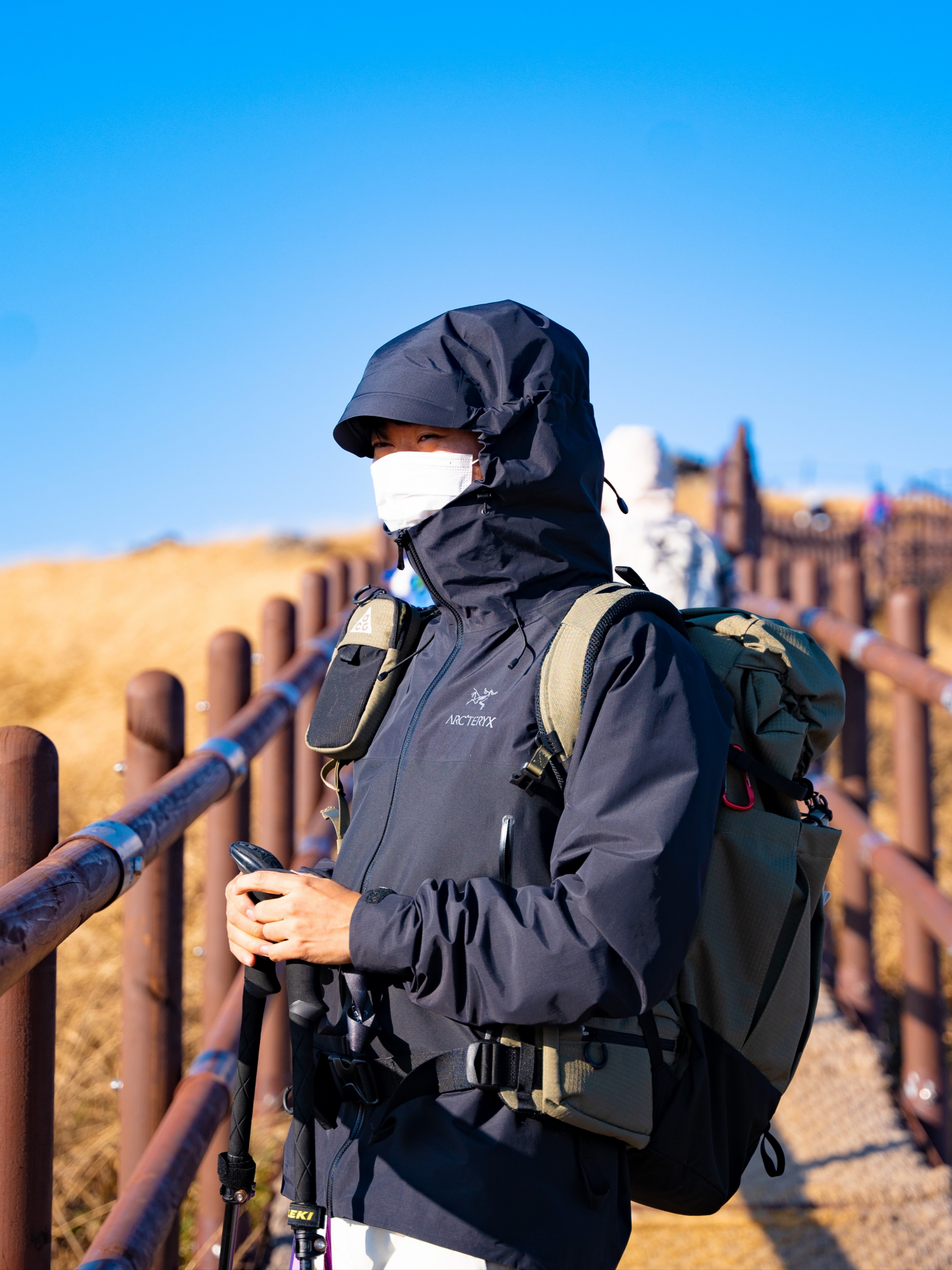 Arc'teryx Beta LT Jacket Black, Arc'teryx Beta SL Hybrid Jacket Black 착용 스타일 - 2