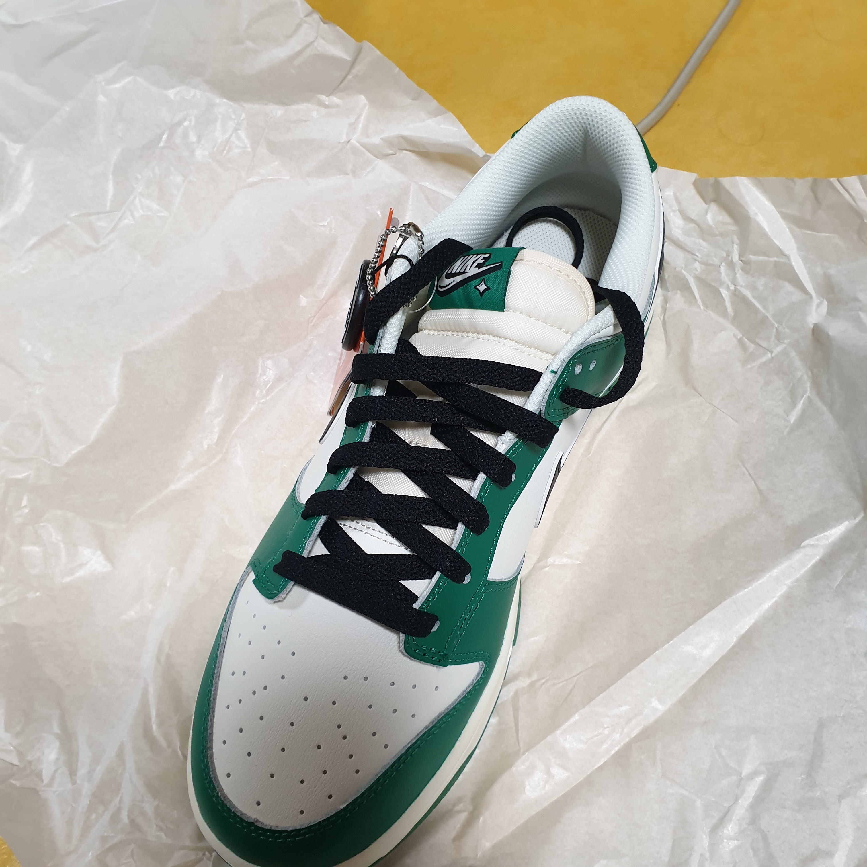 Nike Dunk Low Retro SE Jackpot Malachite 착용 스타일
