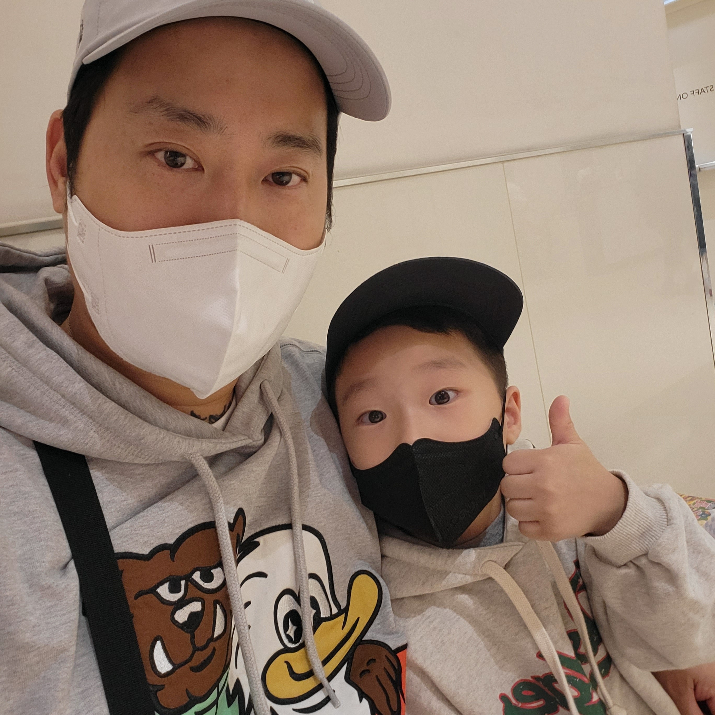 Palace Dog and Duck Drop Shoulder Hood Grey Marl - 22SS 착용 스타일