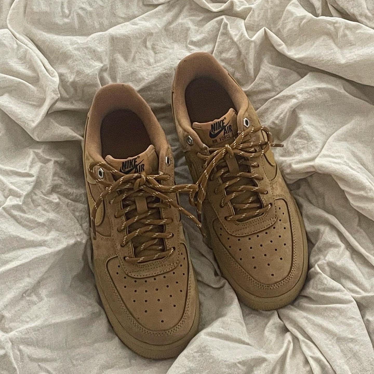 Nike Air Force 1 '07 WB Flax 착용 스타일