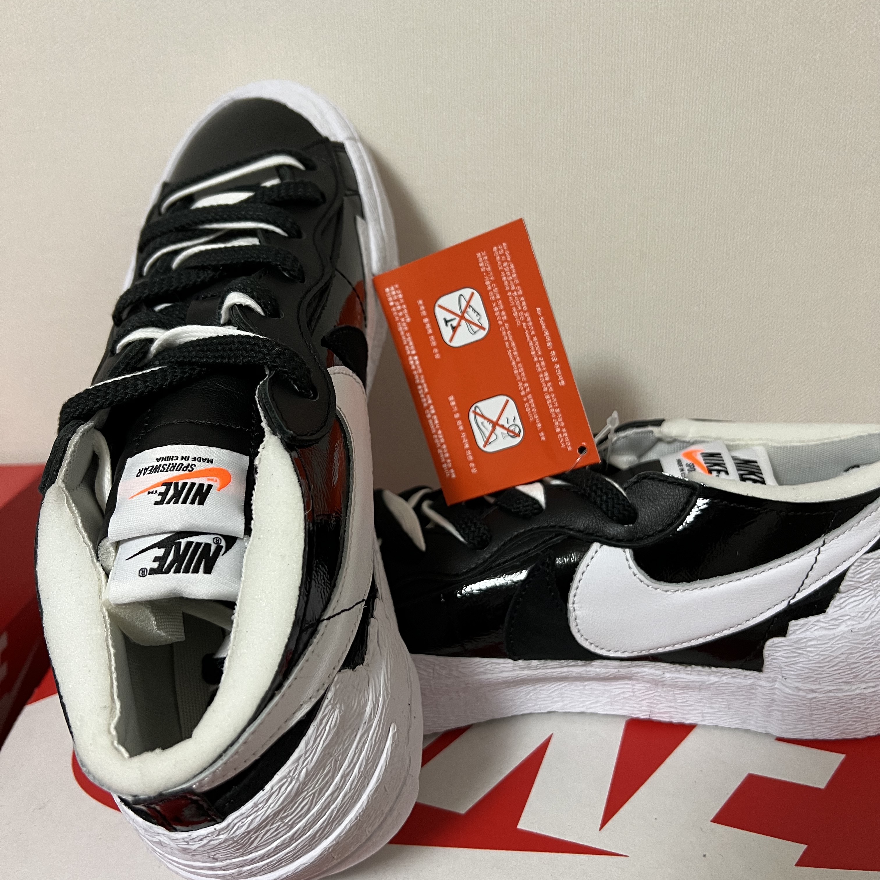 Nike x Sacai Blazer Low Black Patent Leather 착용 스타일