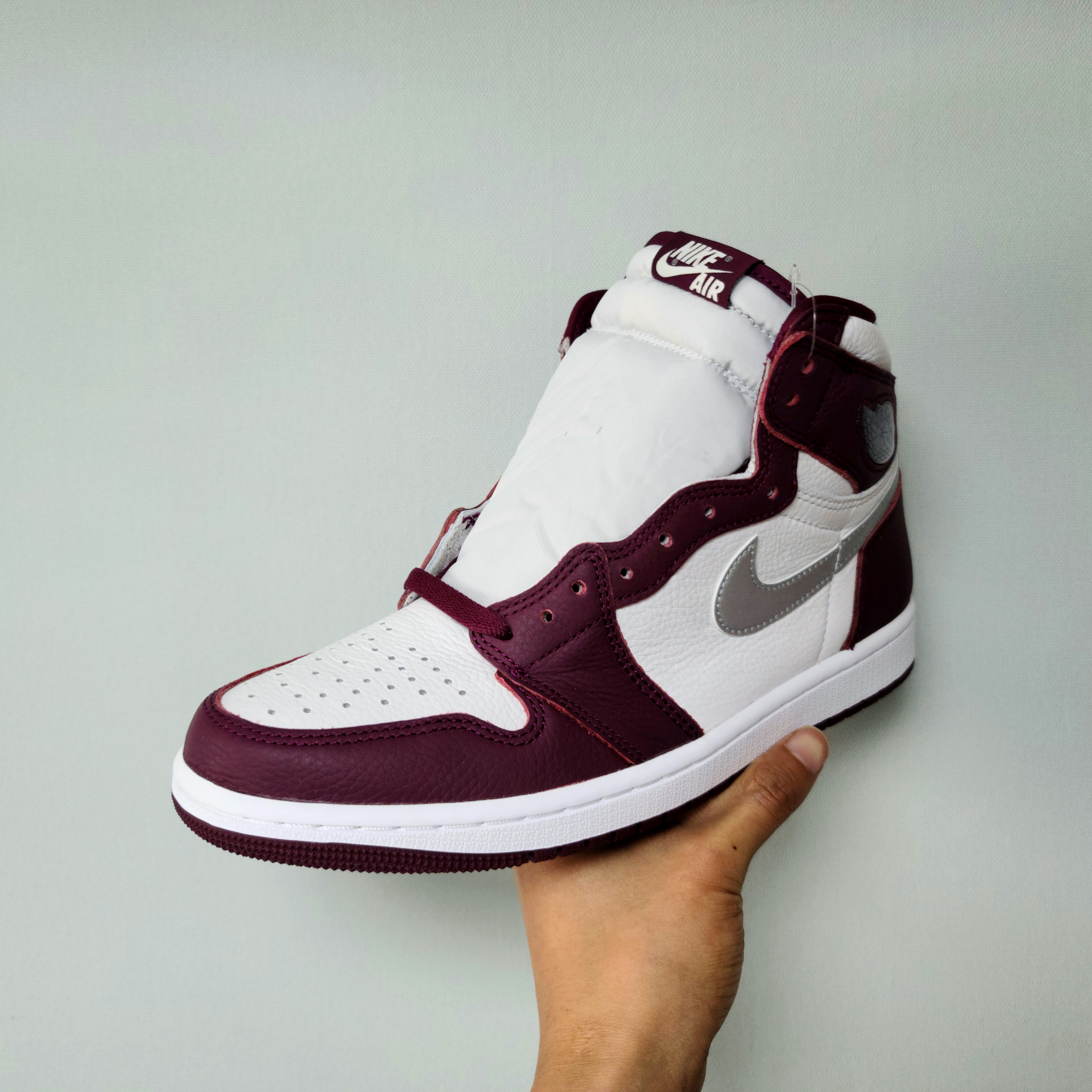 Jordan 1 Retro High OG Bordeaux 착용 스타일 - 4