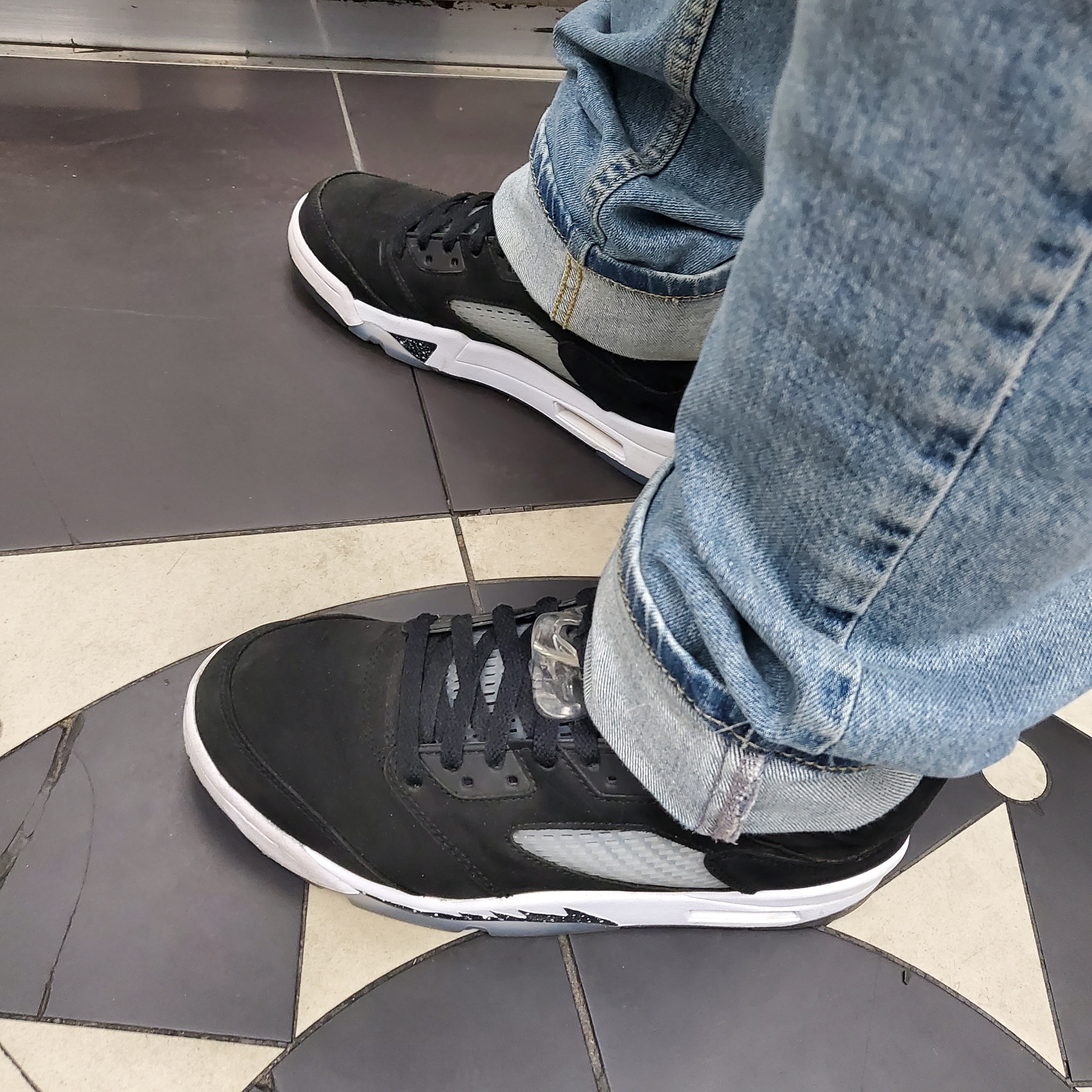 Jordan 5 Retro Moonlight 착용 스타일