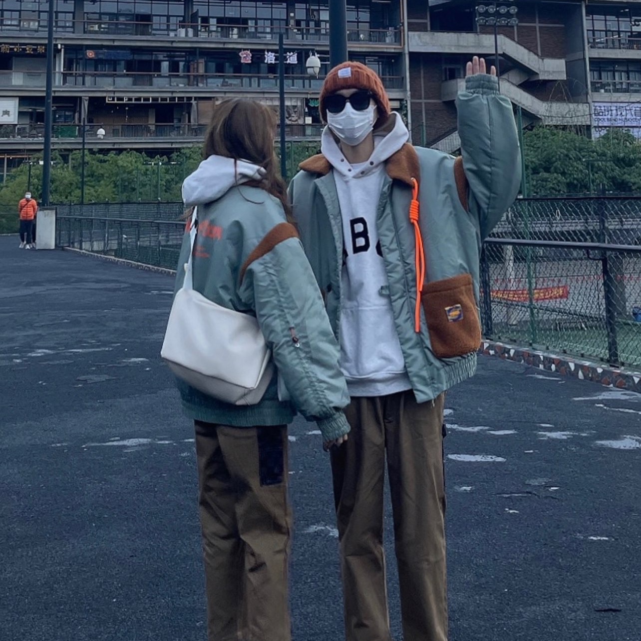 Nike x Sacai VaporWaffle Sesame and Blue Void 착용 스타일 - 3