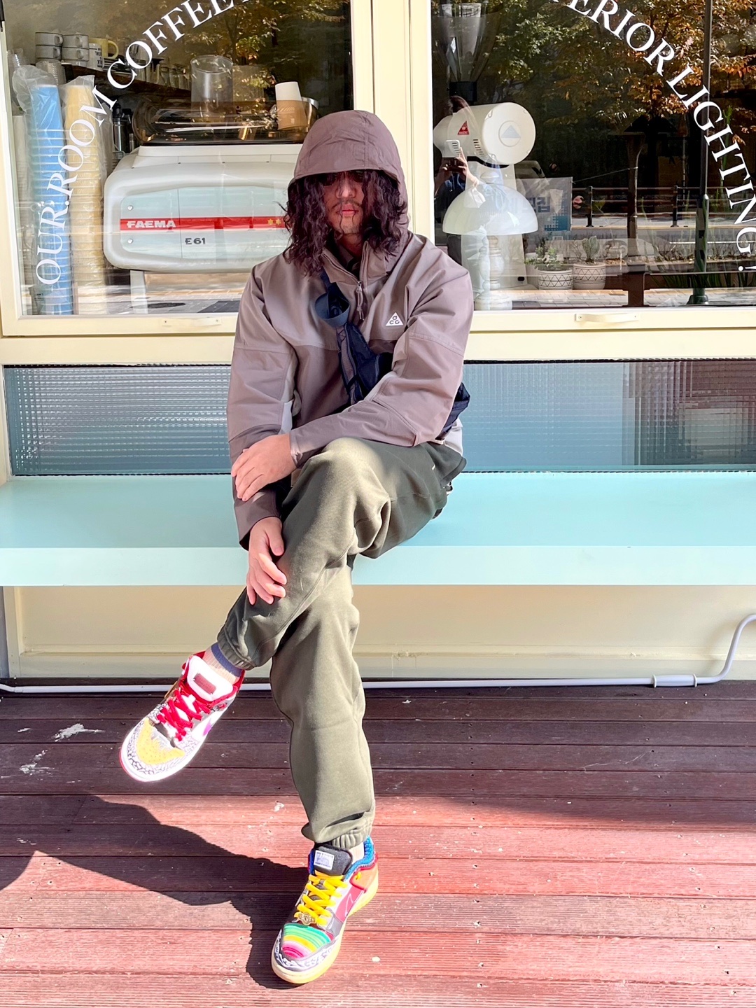 Nike ACG Sun Farer Jacket Ironstone - Asia, Nike x Billie Eilish NRG Fleece Pants Sequoia - Asia 착용 스타일 - 2