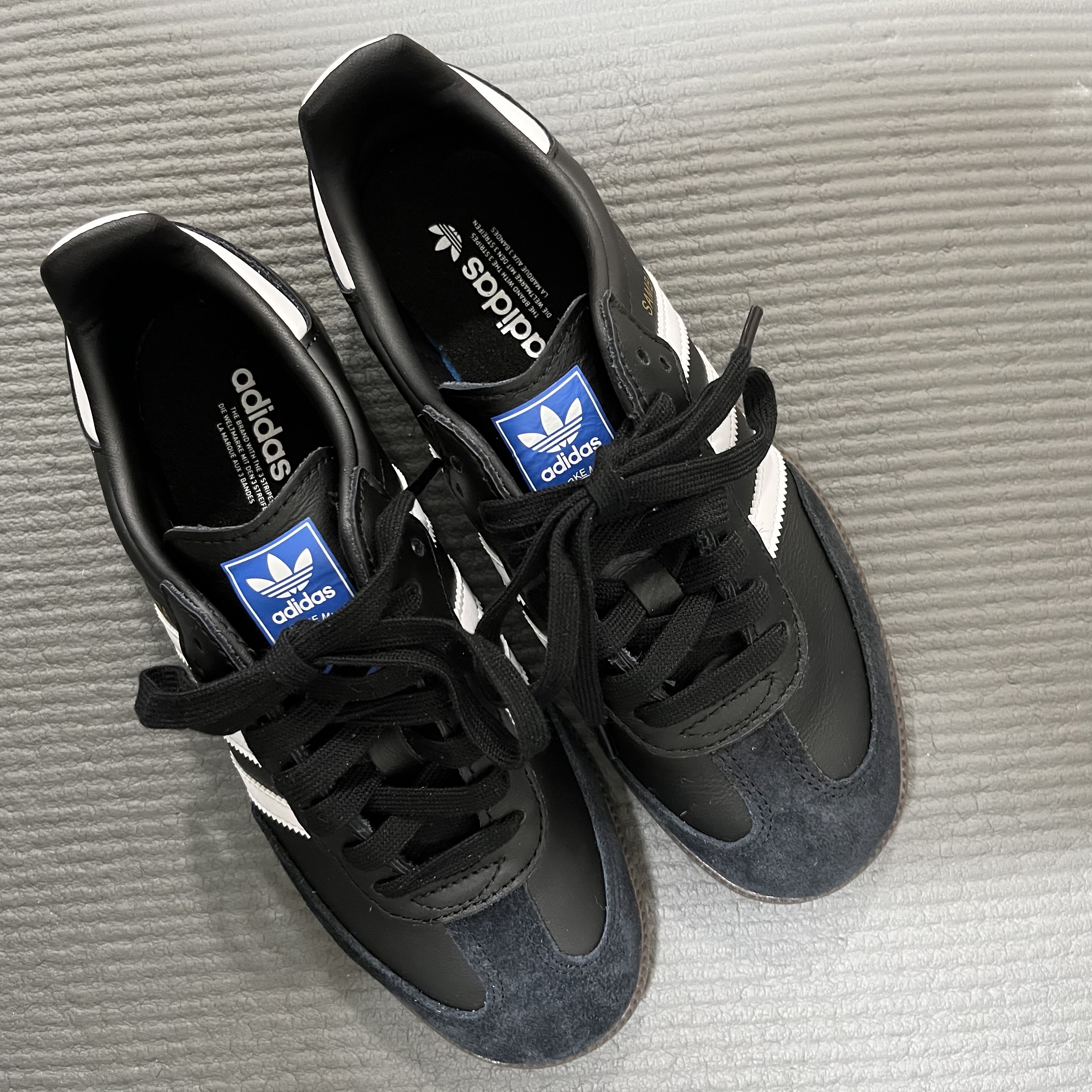 Adidas Samba OG Black White Gum 착용 스타일