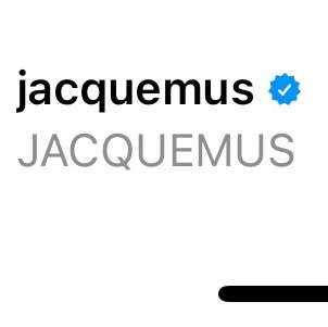 Jacquemus Le Sweatshirt Printed Logo Hoodie Grey 착용 스타일 - 2
