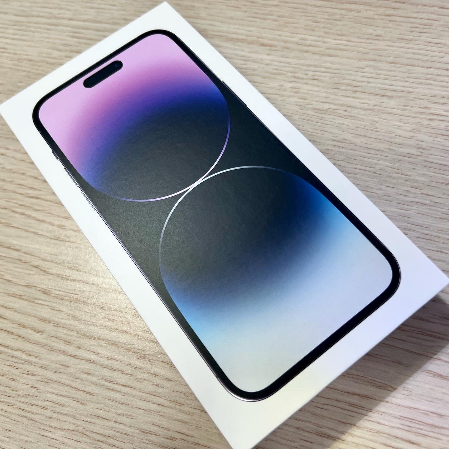 Apple iPhone 14 Pro Max 1TB Deep Purple (Korean Ver.) 착용 스타일 - 1