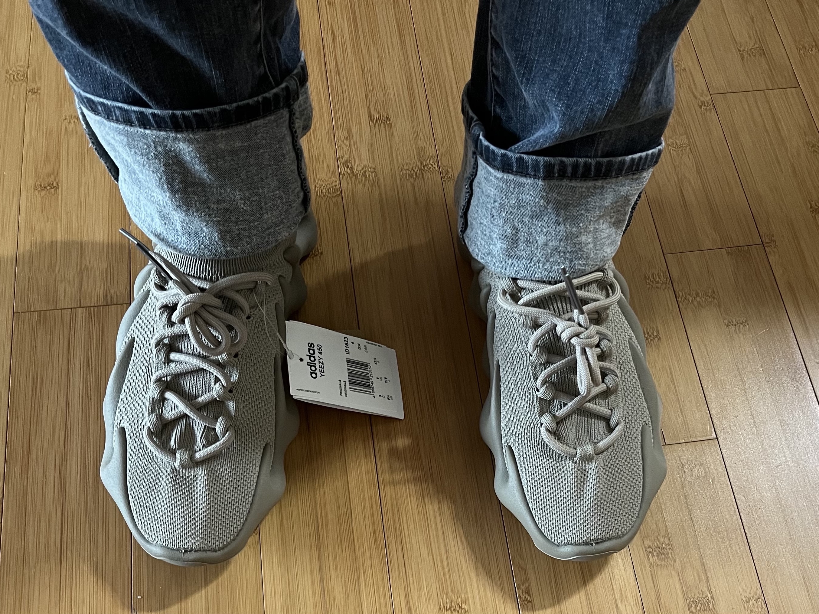 Adidas Yeezy 450 Stone Flax 착용 스타일 - 2