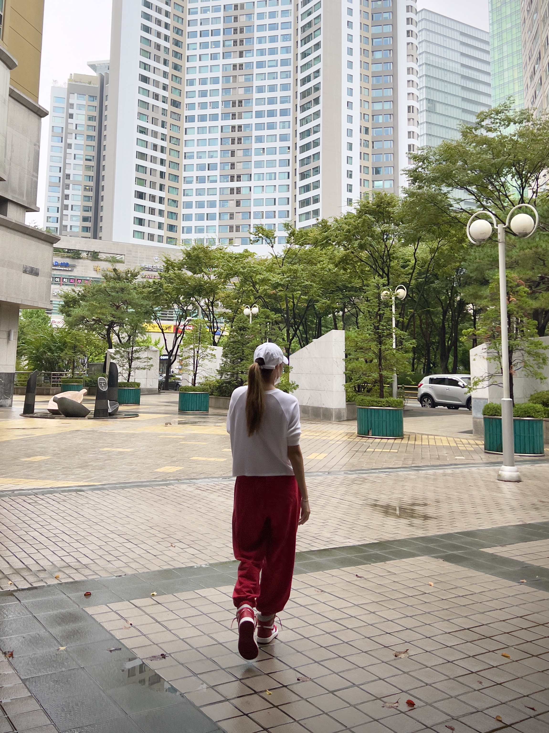 (W) Jordan 1 Retro High OG Varsity Red 착용 스타일