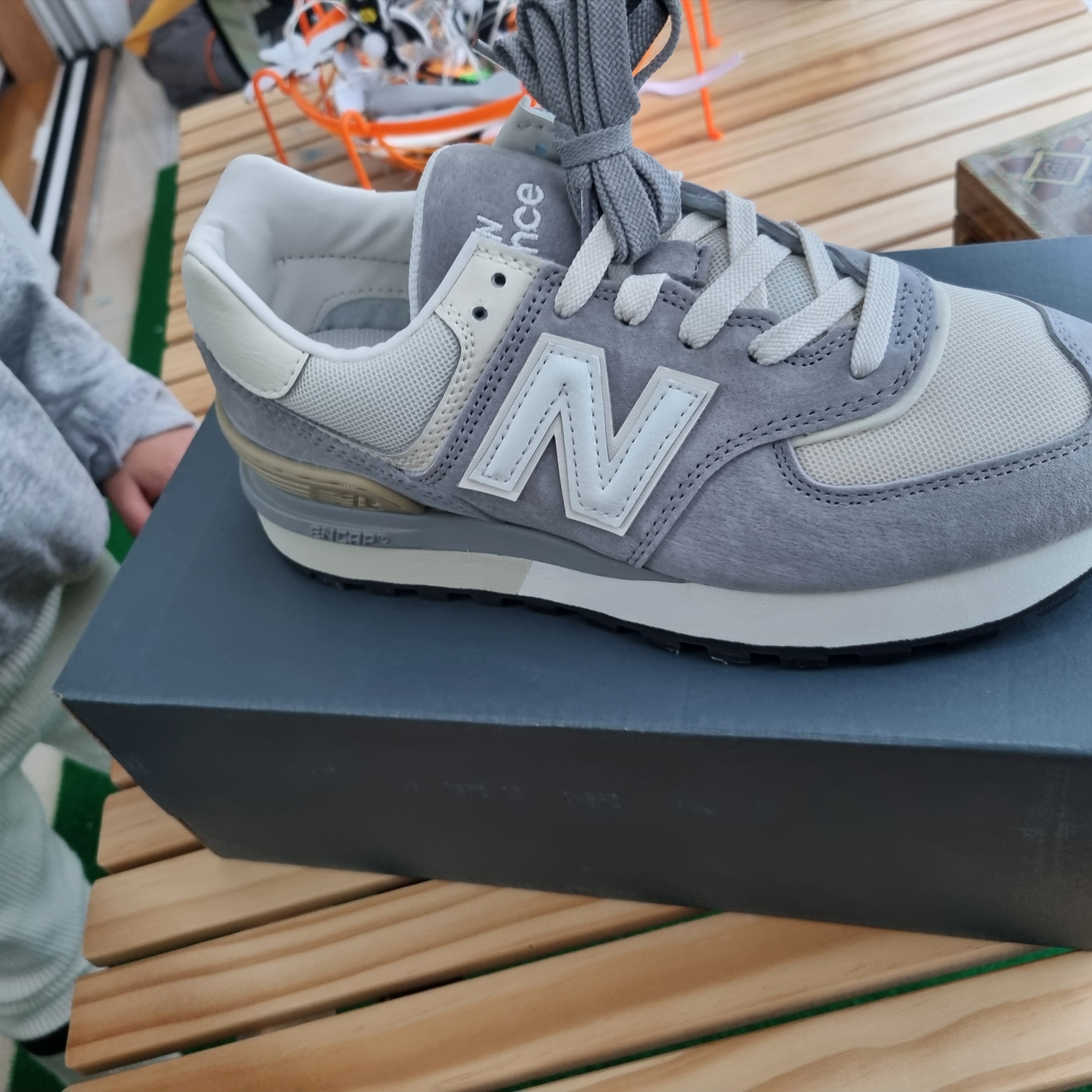 New Balance 574 Legacy Team Away Grey 착용 스타일