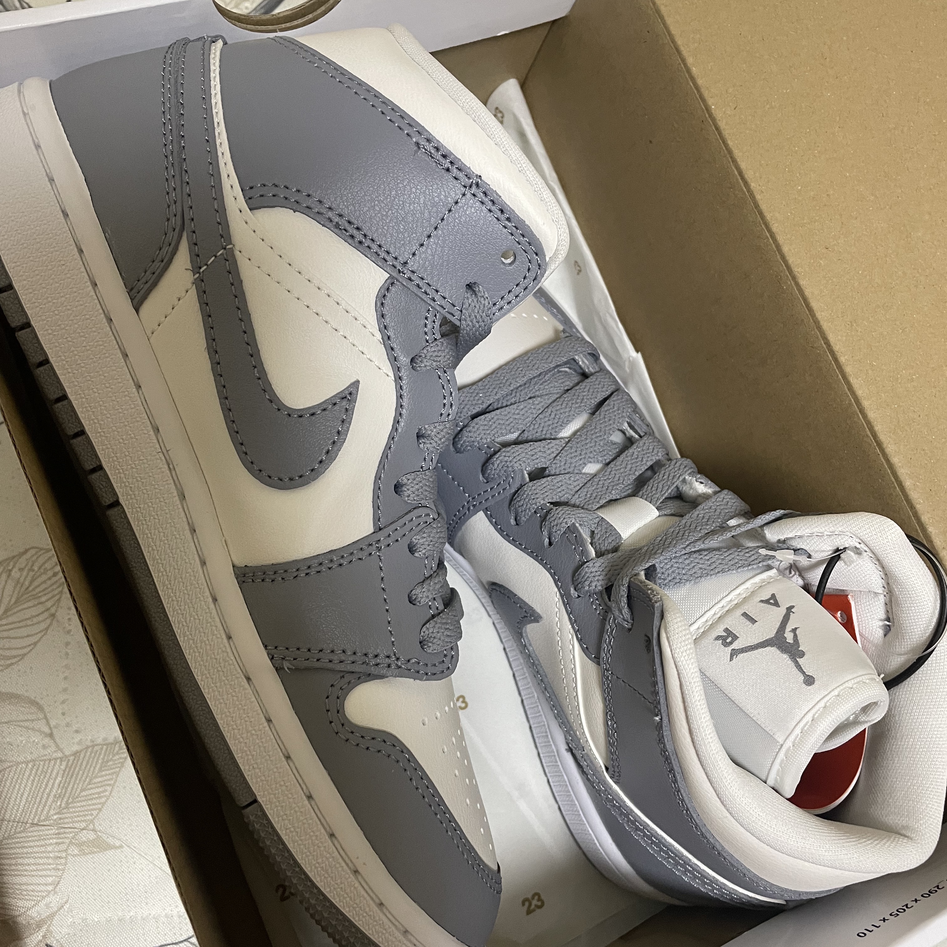 (W) Jordan 1 Mid Sail Stealth 착용 스타일