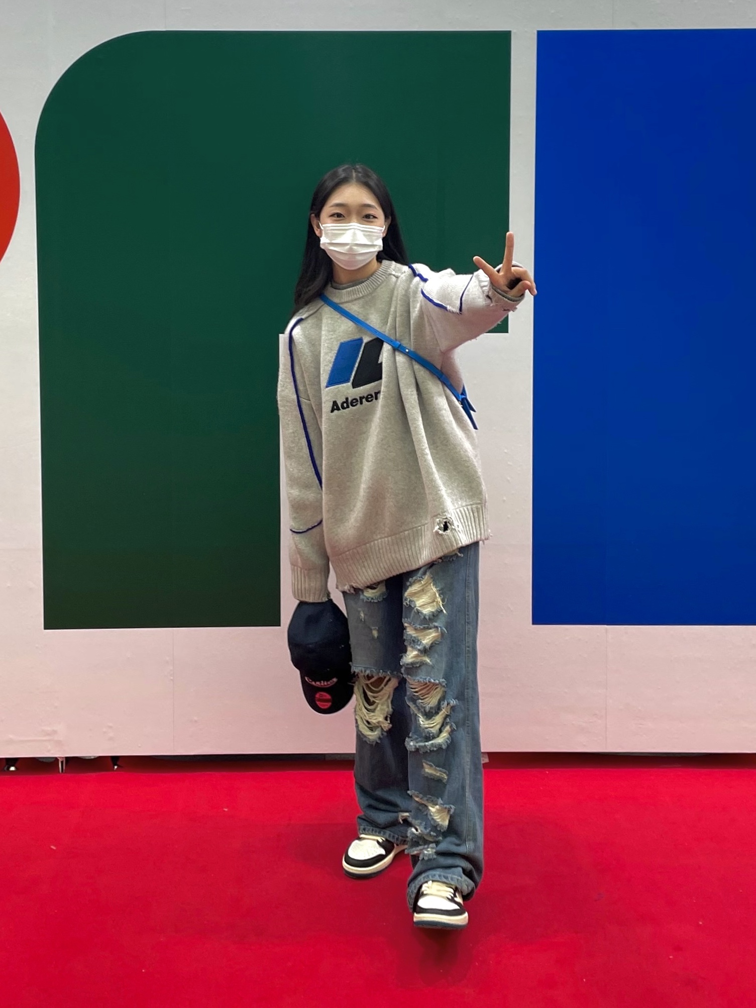 Zara x Ader Error Oversize Sweater Grey, Jordan 1 x Travis Scott x Fragment Retro Low OG SP Military Blue 착용 스타일 - 1