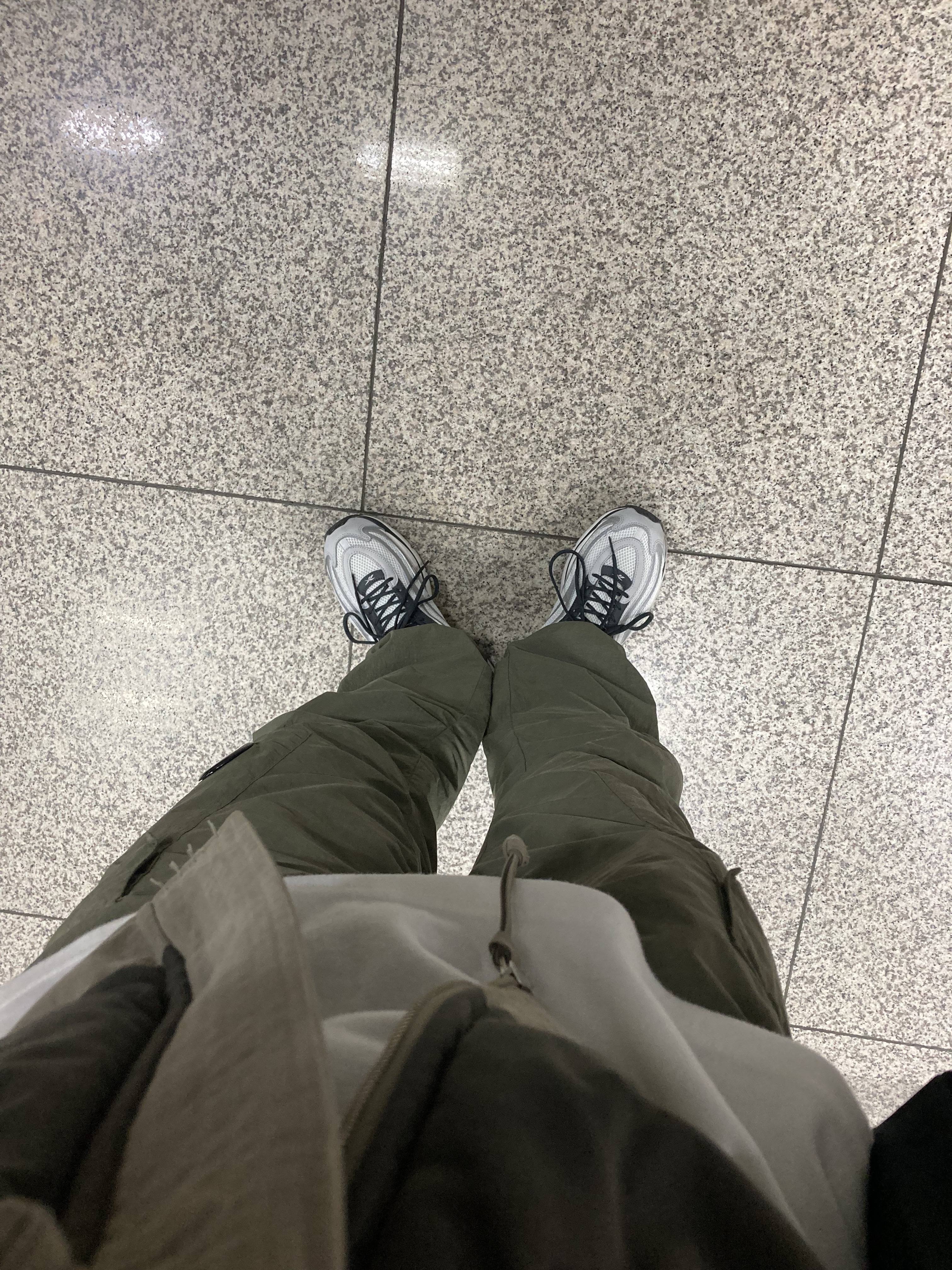 Reebok x Liful Premier Pump Paris Grey 착용 스타일 - 2