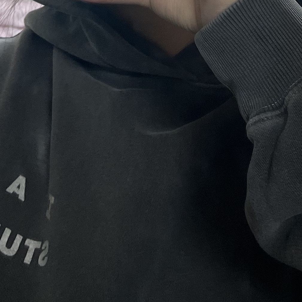 IAB Studio Pigment Hoodie & Sack Black 착용 스타일