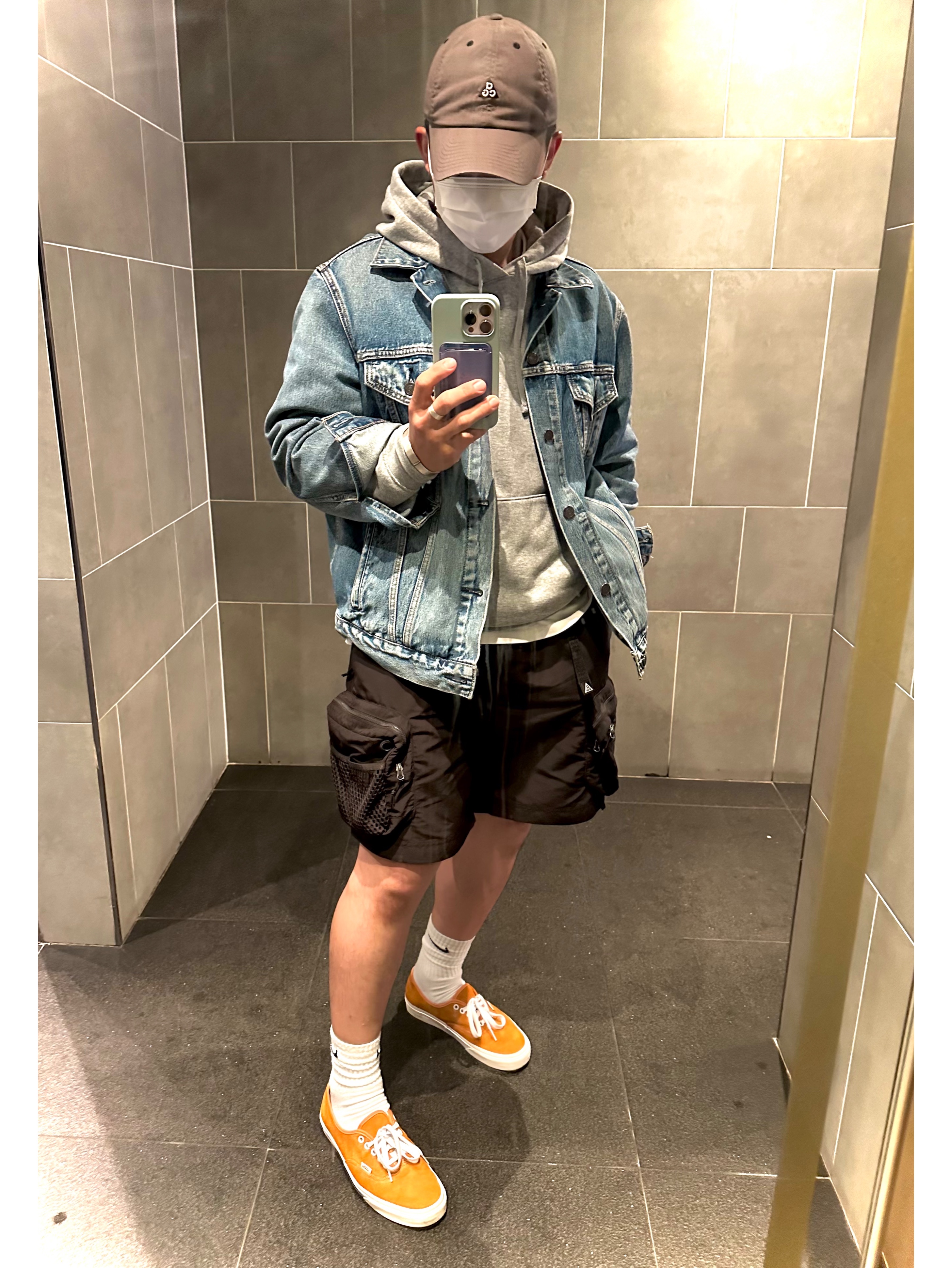Vans Authentic Pig Suede Desert Sun, Nike ACG Snowgrass Cargo Shorts Velvet Brown - Asia μ°©μ© μ€νμΌ