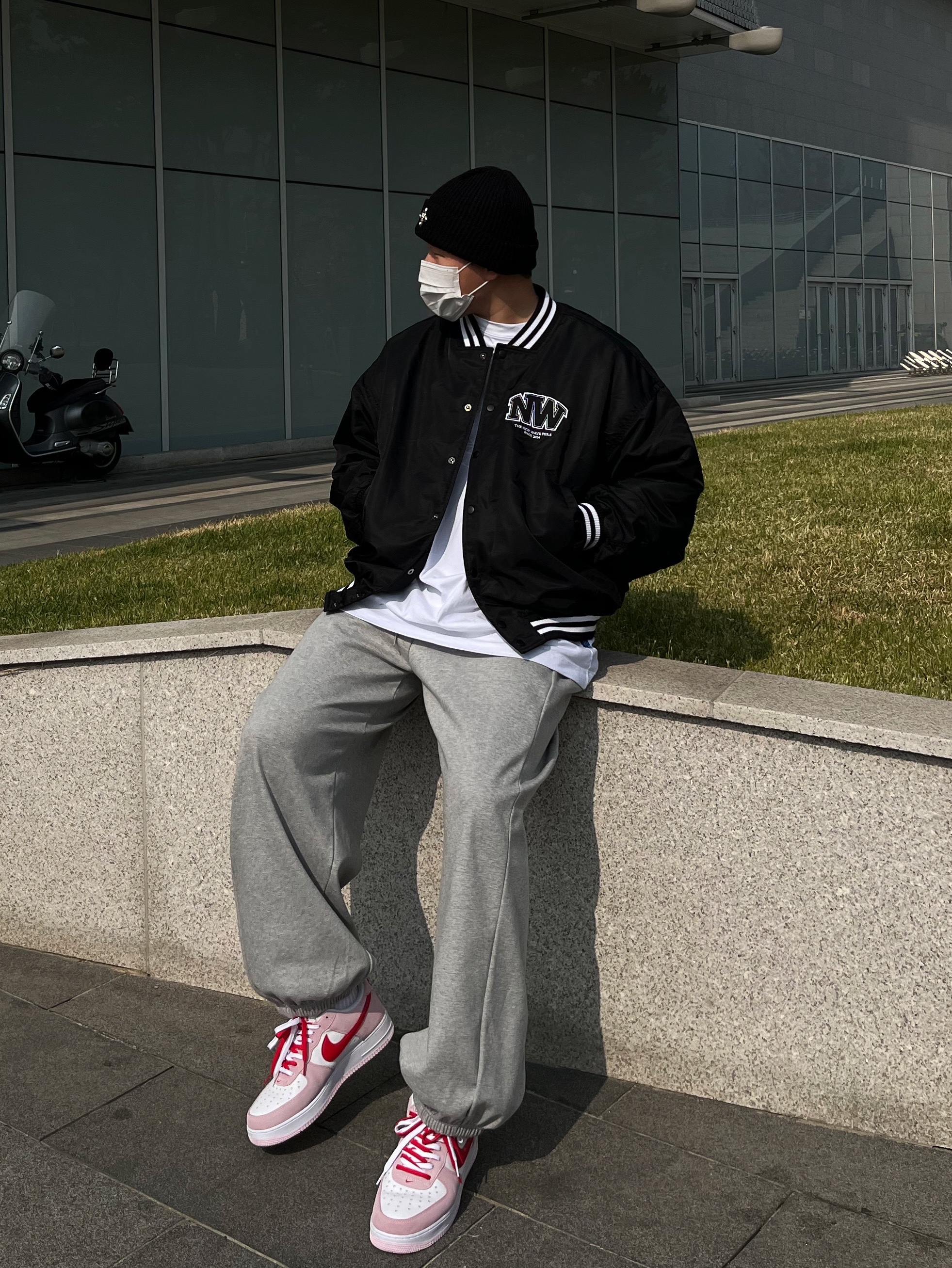 Nike Air Force 1 '07 QS Valentine's Day 착용 스타일 - 2