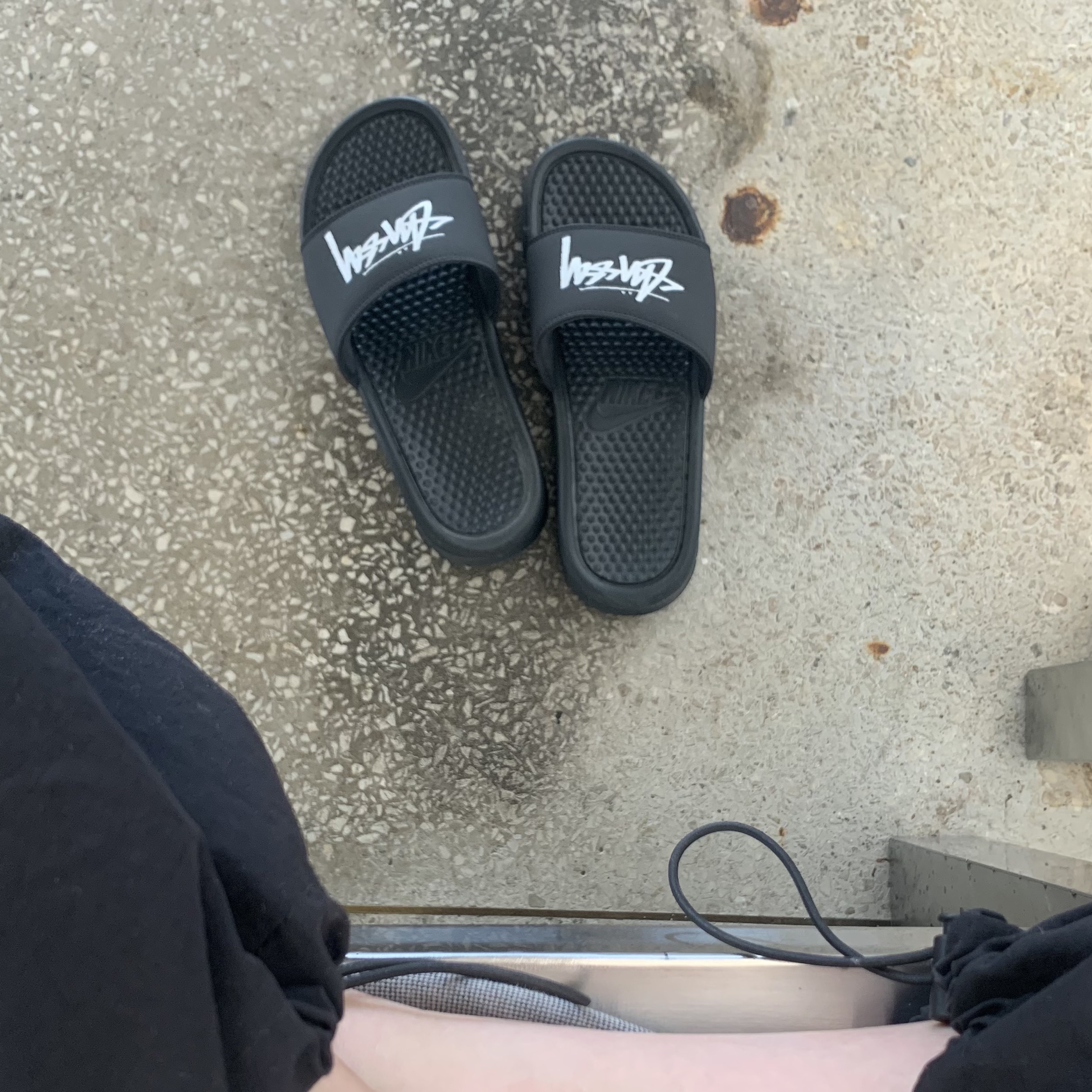 Nike x Stussy Benassi Slide Black 착용 스타일