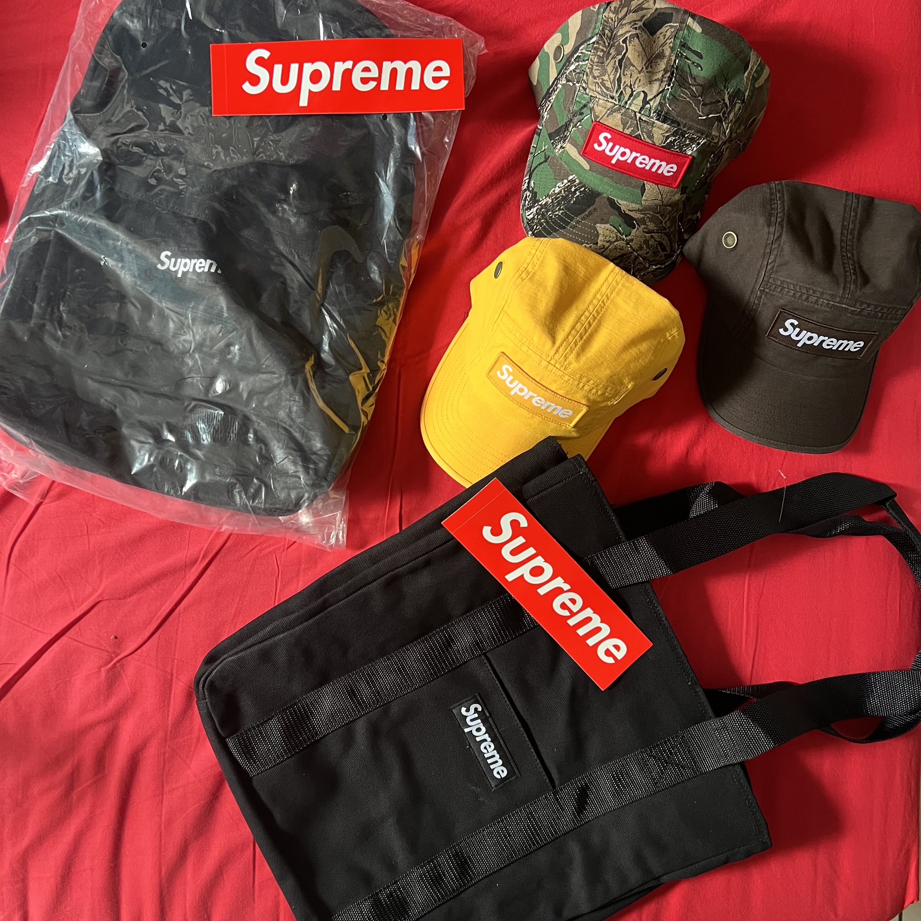 Supreme Military Camp Cap Branch Olive Camo - 22FW, Supreme Military Camp Cap Yellow - 22FW 착용 스타일