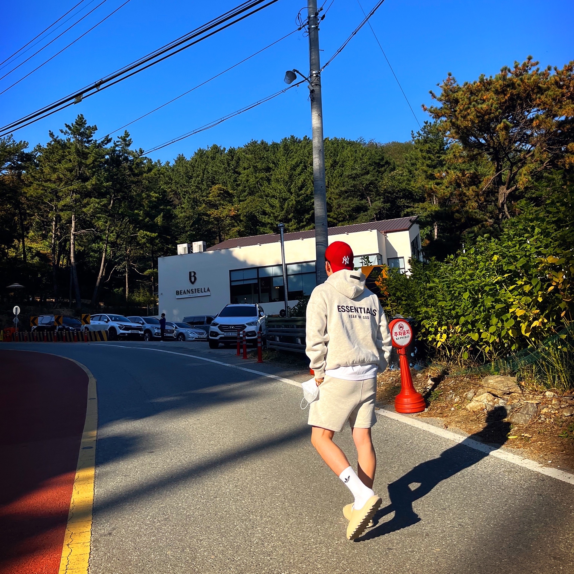 Adidas Yeezy Slide Bone 2022/2023, Essentials The Core Collection Hoodie Light Oatmeal 착용 스타일