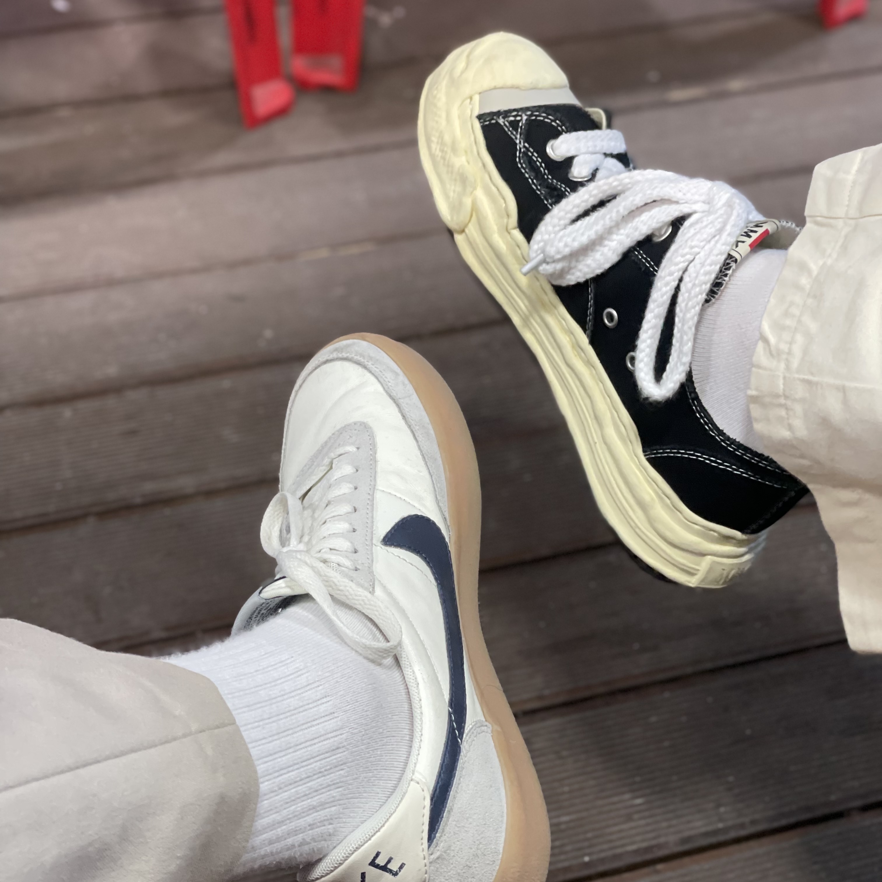 Nike x J.Crew Killshot 2 Sail Midnight Navy, Maison Mihara Yasuhiro Hank VL OG Sole Canvas Low-top Sneakers Black 착용 스타일