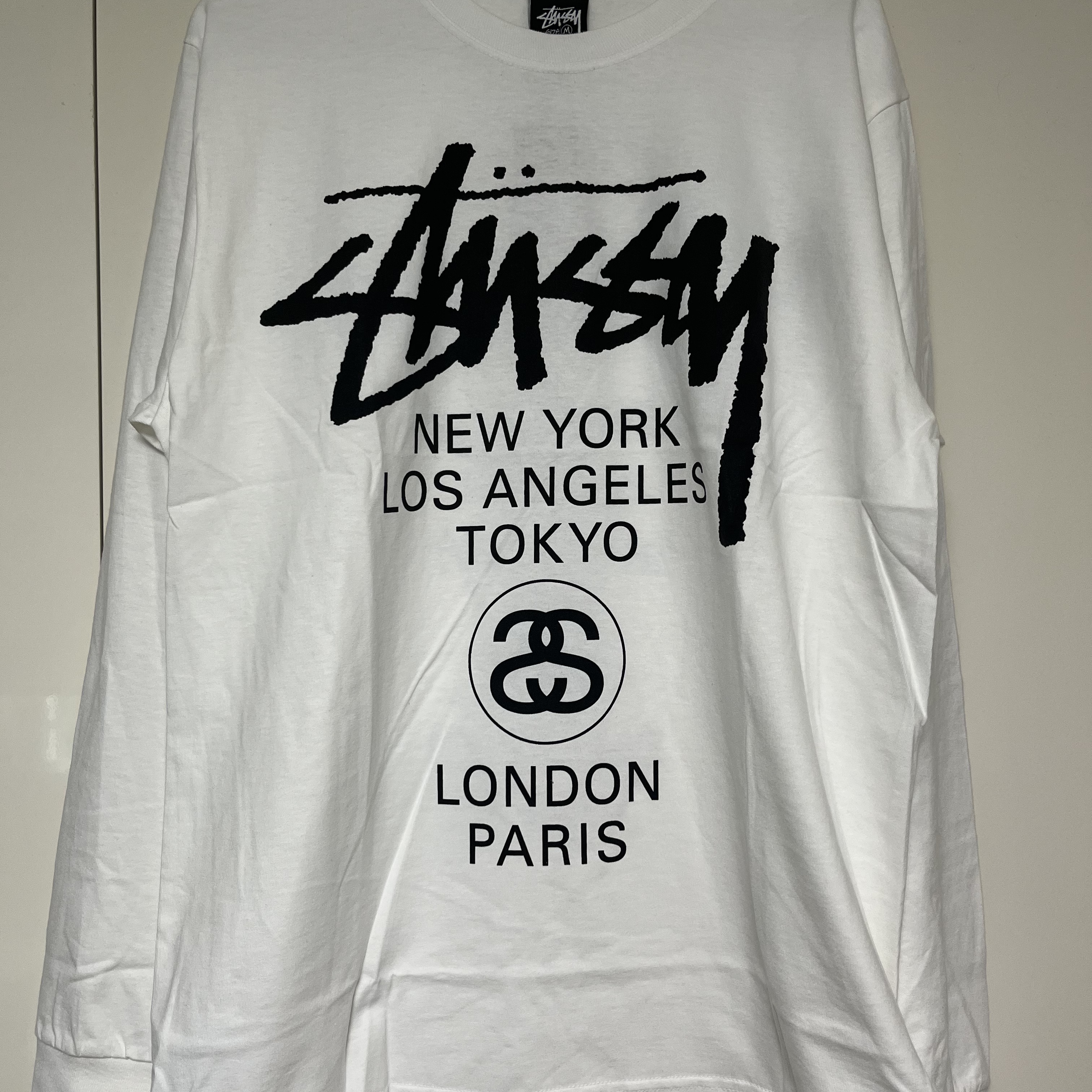 Stussy World Tour LS T-Shirt White 착용 스타일