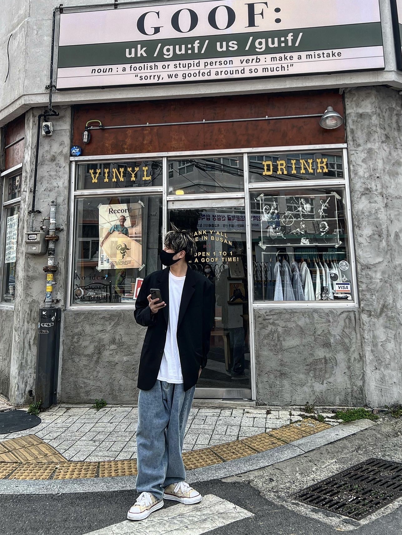Maison Mihara Yasuhiro Peterson OG Sole Canvas Low-top Sneakers Natural, Stussy Stock DSM Los Angeles LS T-Shirt White 2021 착용 스타일