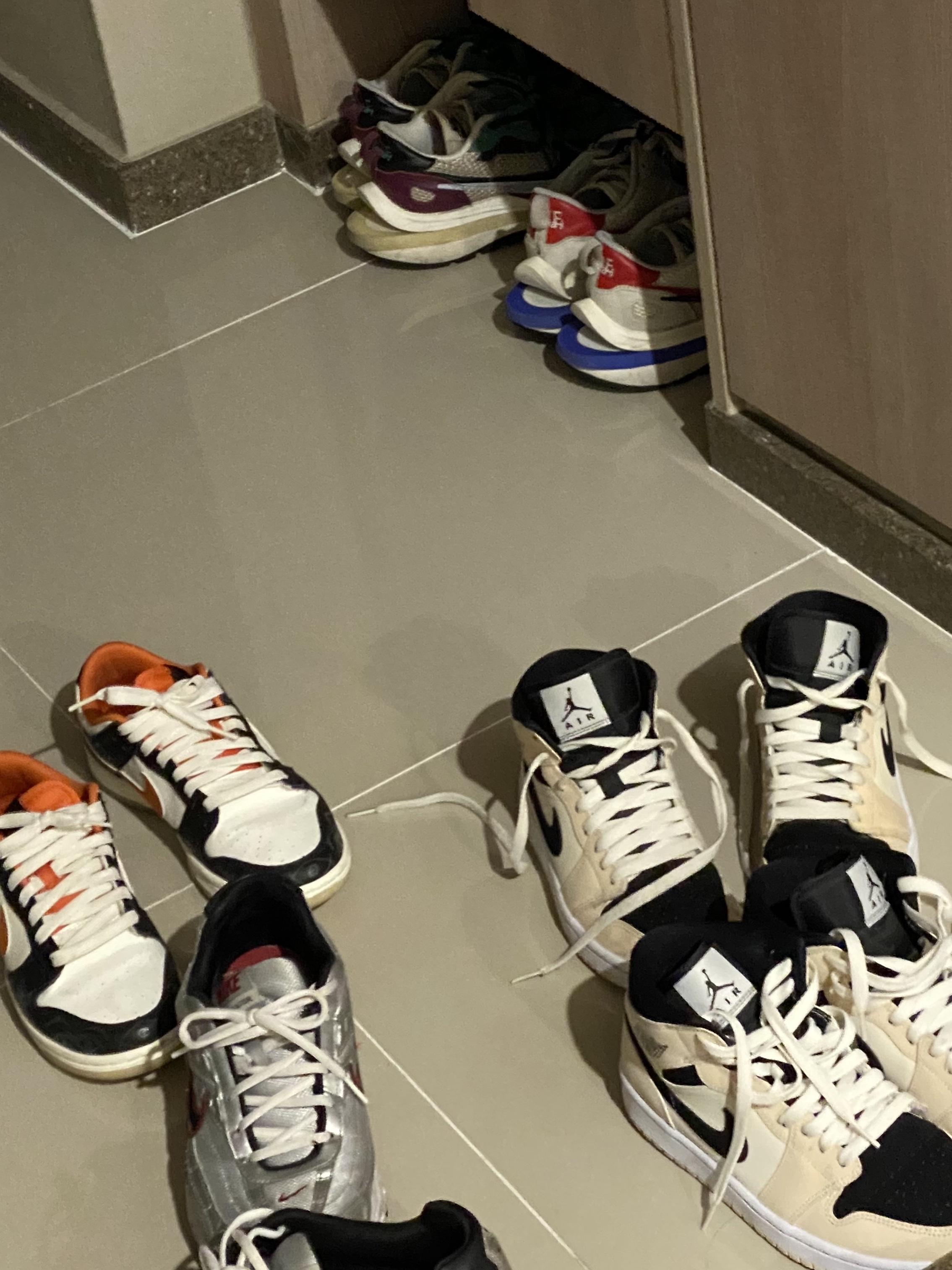 Nike Dunk Low Retro PRM Halloween, Nike x Sacai VaporWaffle Royal Fuchsia 착용 스타일