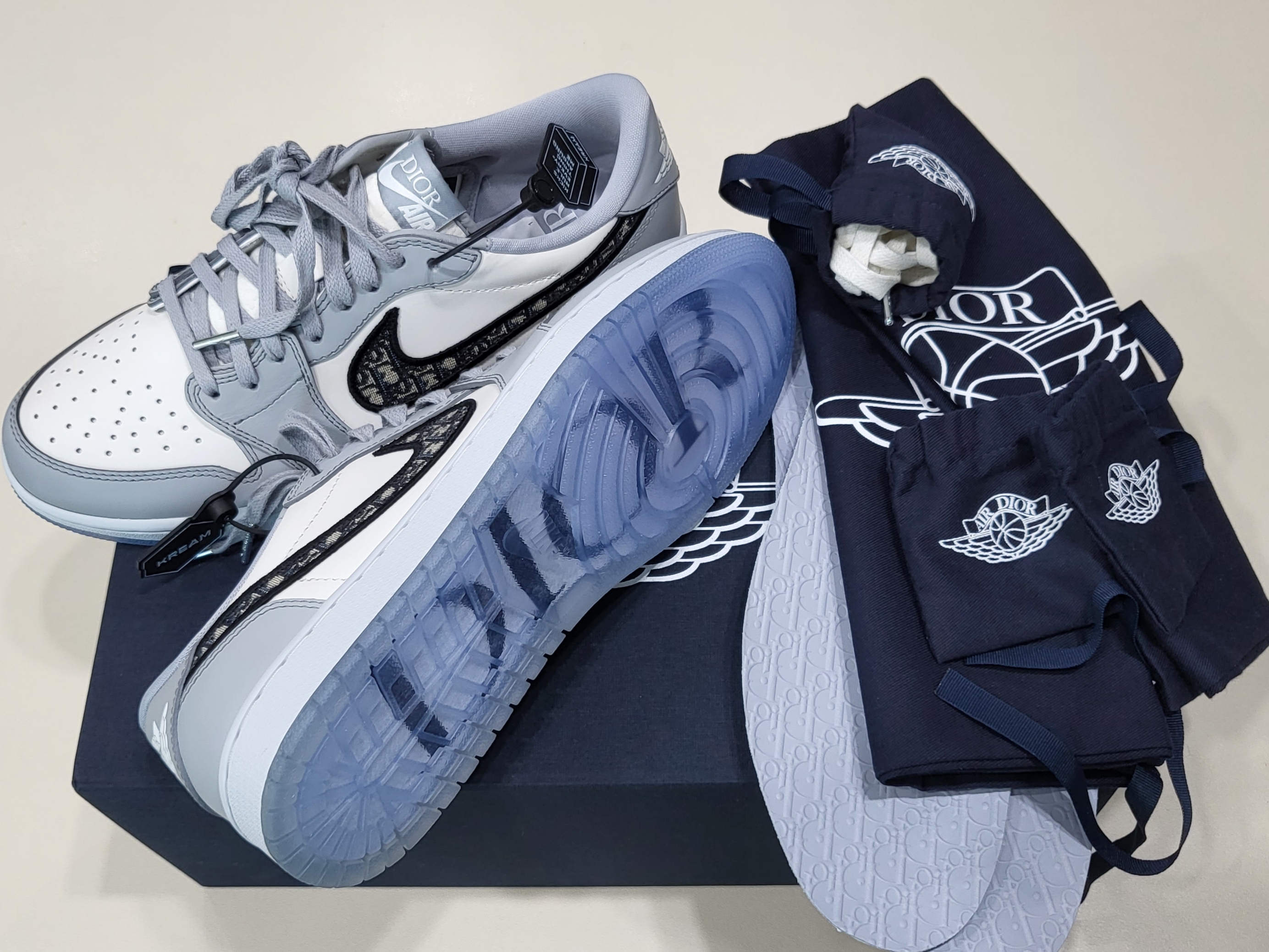 Jordan 1 x Dior Low OG 착용 스타일 - 1